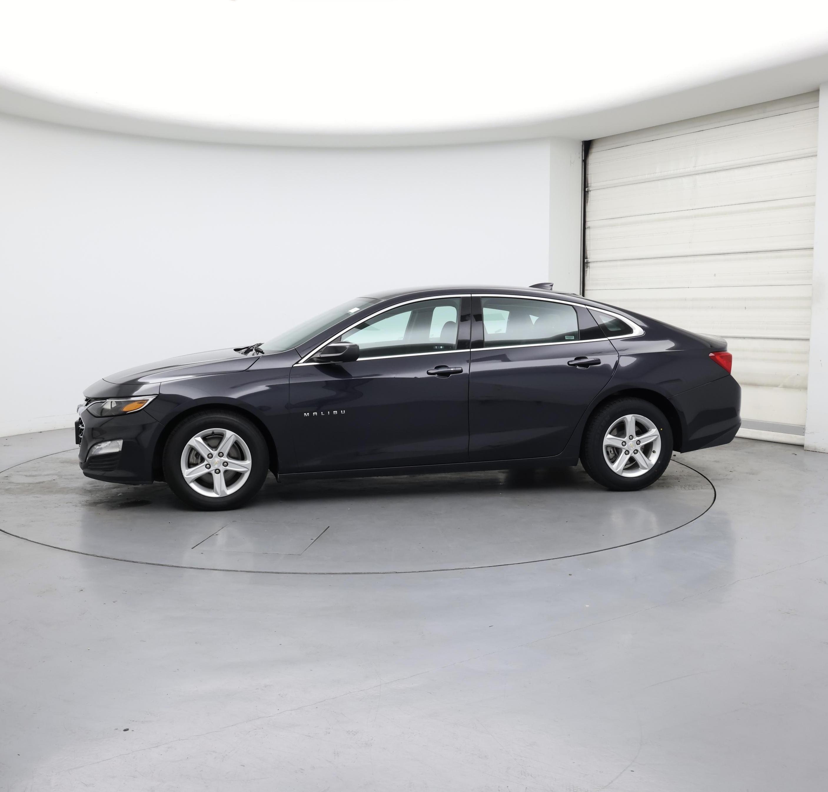 Thumbnail: 2023 Chevrolet Malibu - 3