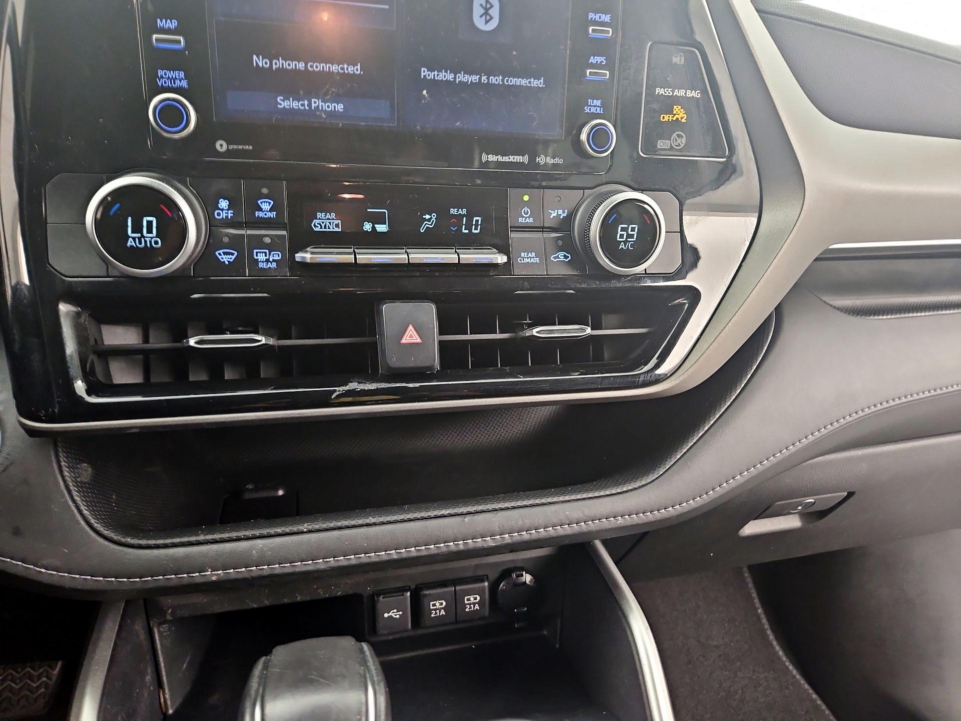 Thumbnail: 2020 Toyota Highlander - 14