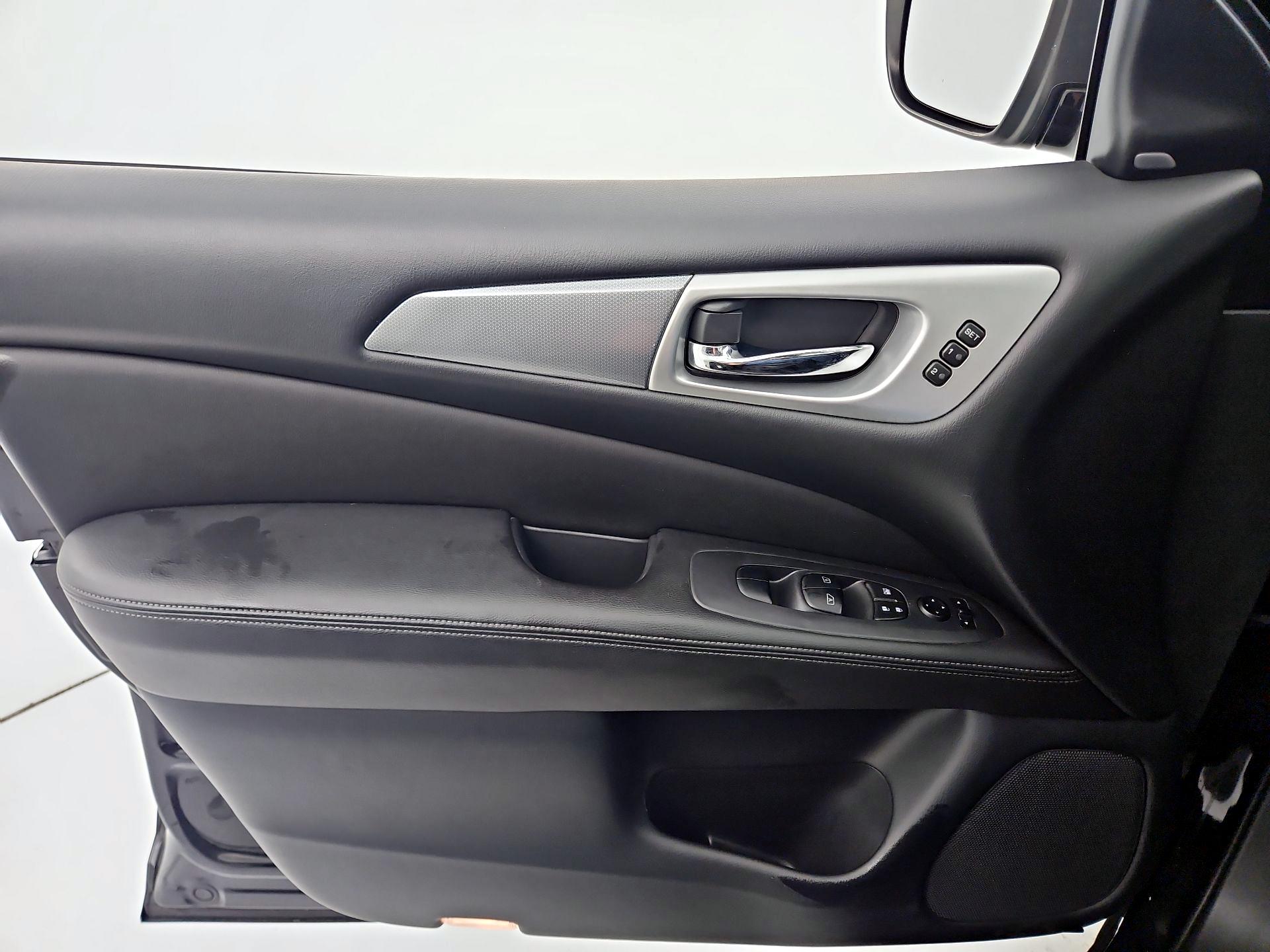 Thumbnail: 2019 Nissan Pathfinder - 12