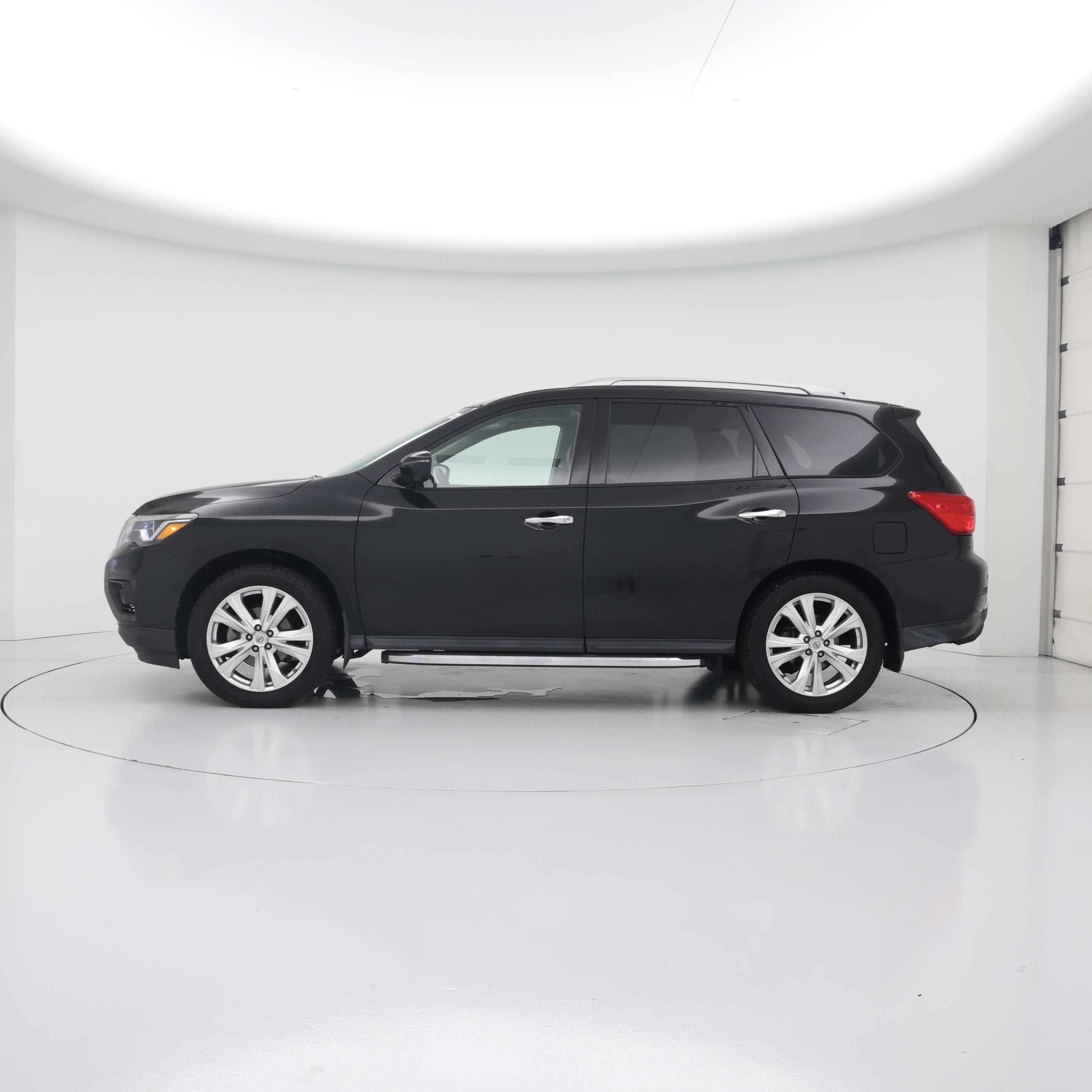 Thumbnail: 2019 Nissan Pathfinder - 3