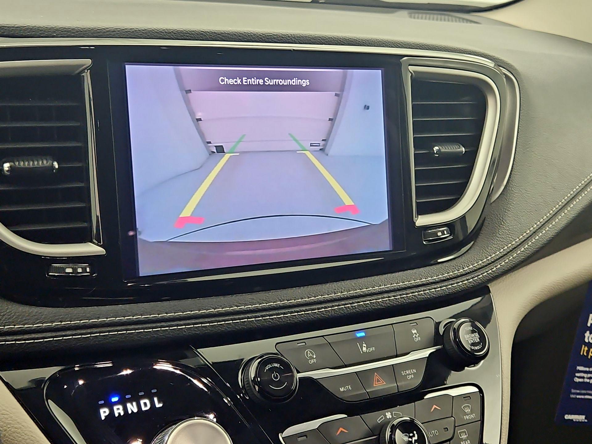 Thumbnail: 2022 Chrysler Pacifica - 14