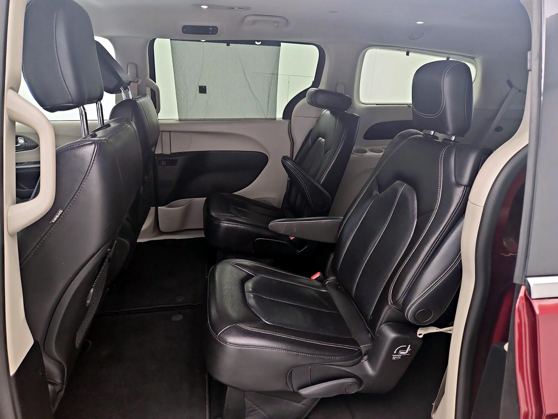 Thumbnail: 2022 Chrysler Pacifica - 19