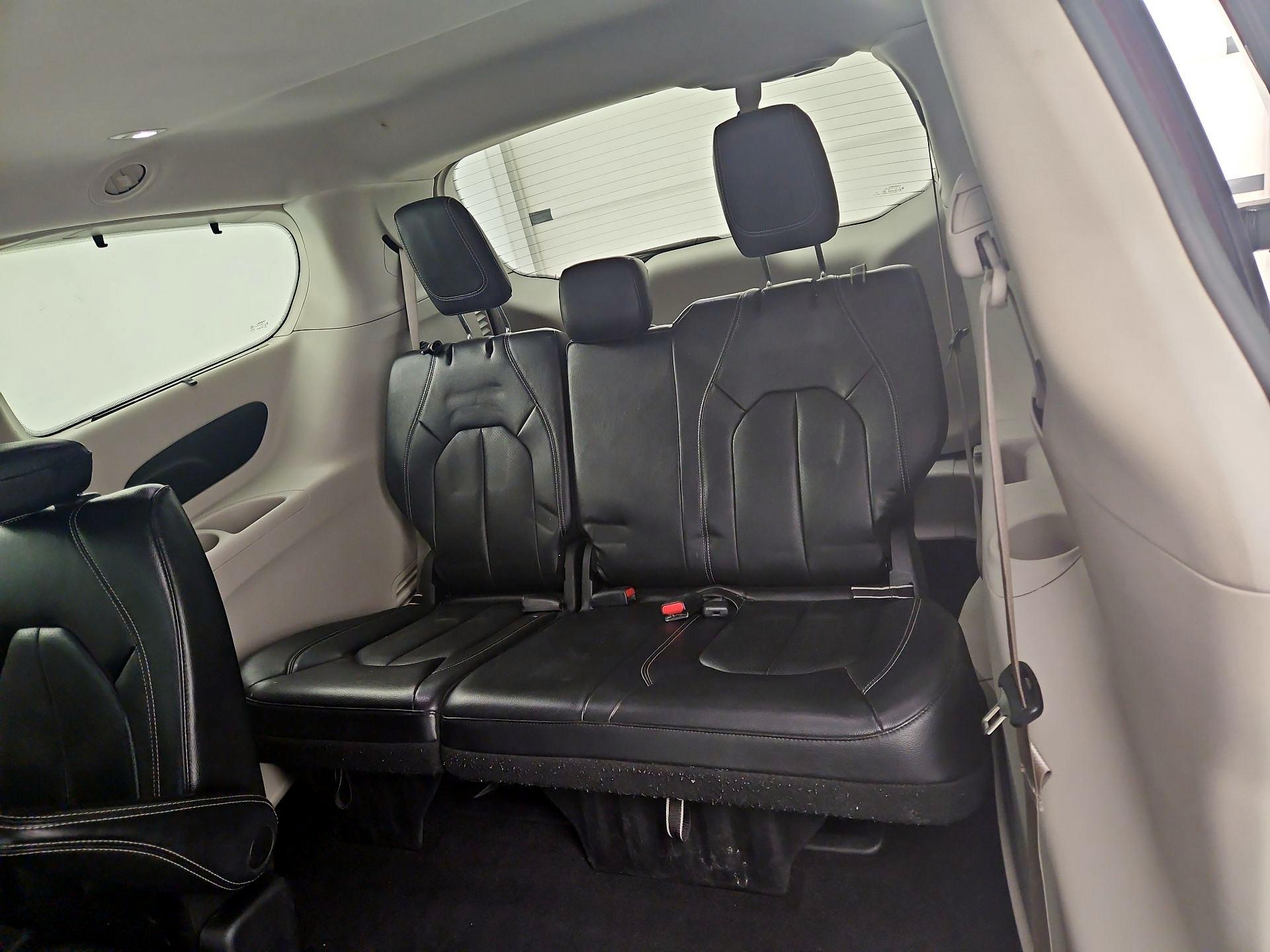 Thumbnail: 2022 Chrysler Pacifica - 20
