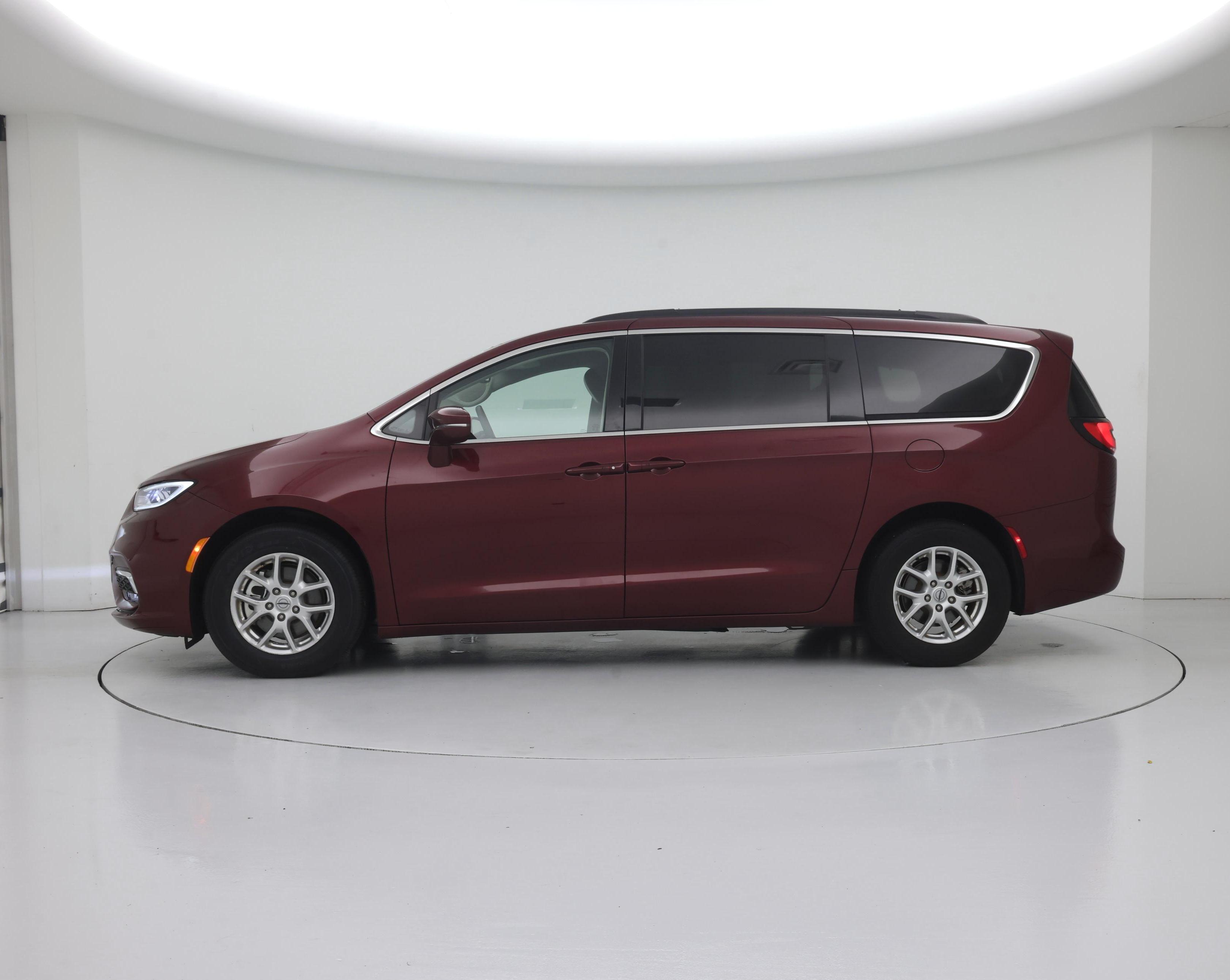 Thumbnail: 2022 Chrysler Pacifica - 3