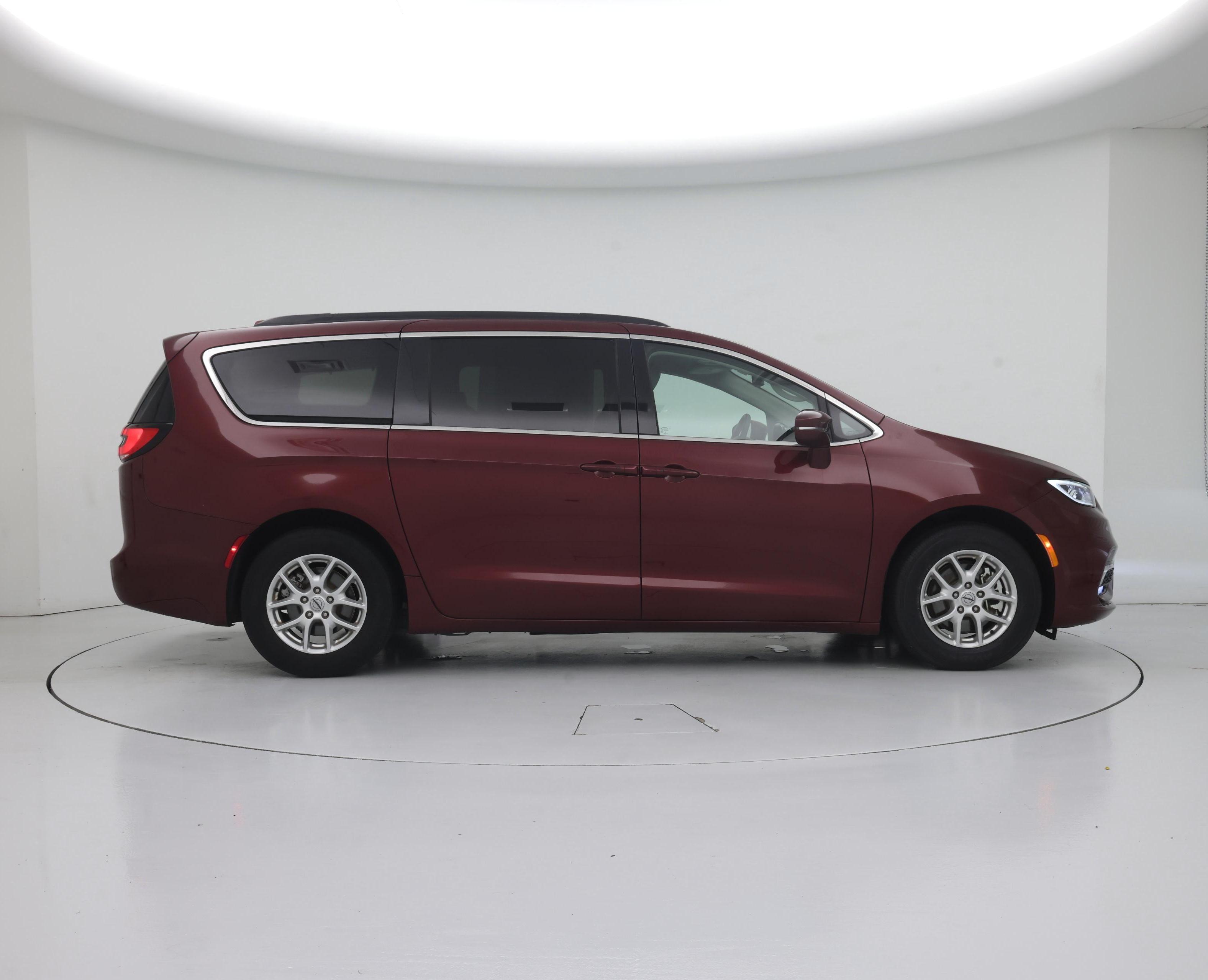 Thumbnail: 2022 Chrysler Pacifica - 7