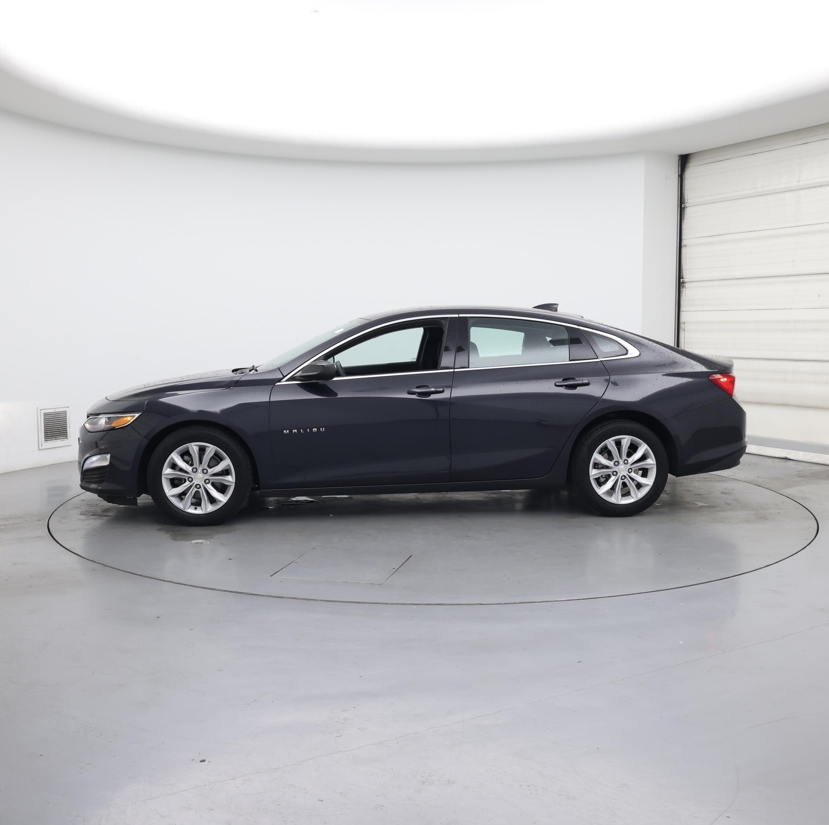 Thumbnail: 2023 Chevrolet Malibu - 3