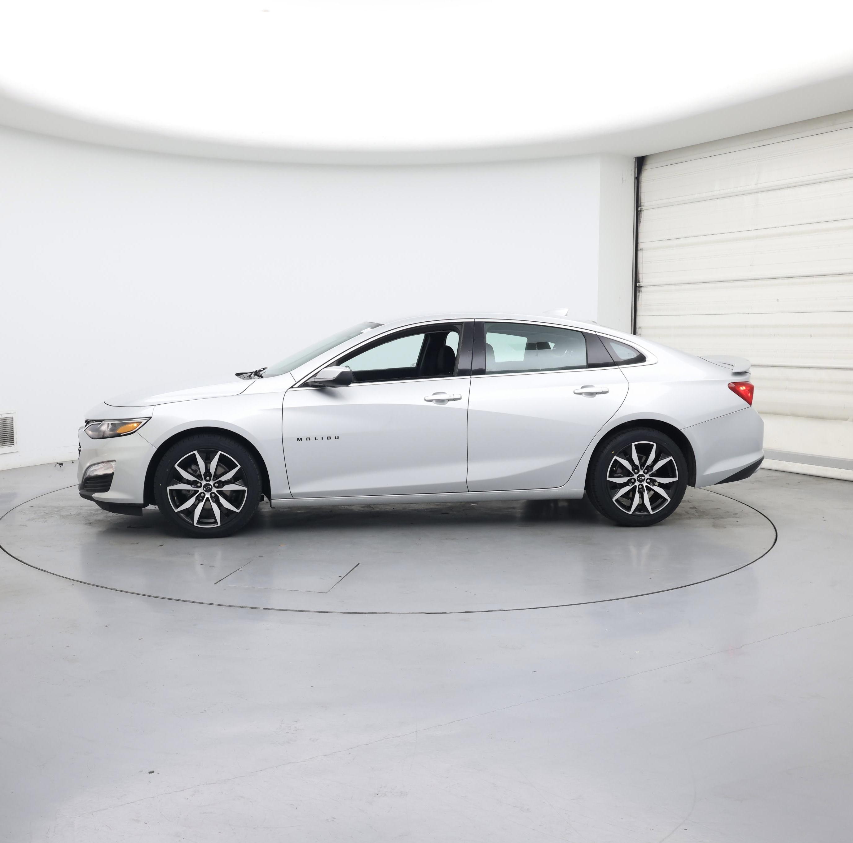 Thumbnail: 2021 Chevrolet Malibu - 3