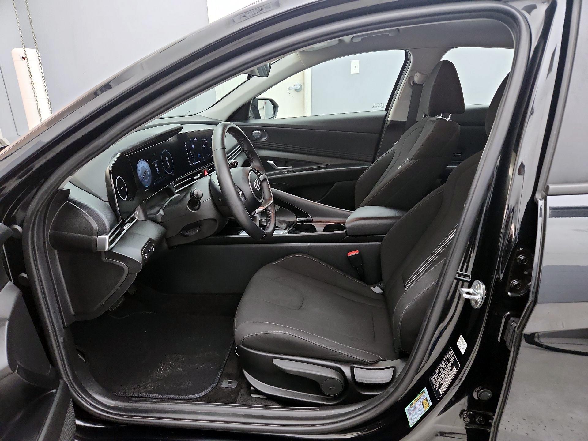 Thumbnail: 2023 Hyundai Elantra - 11