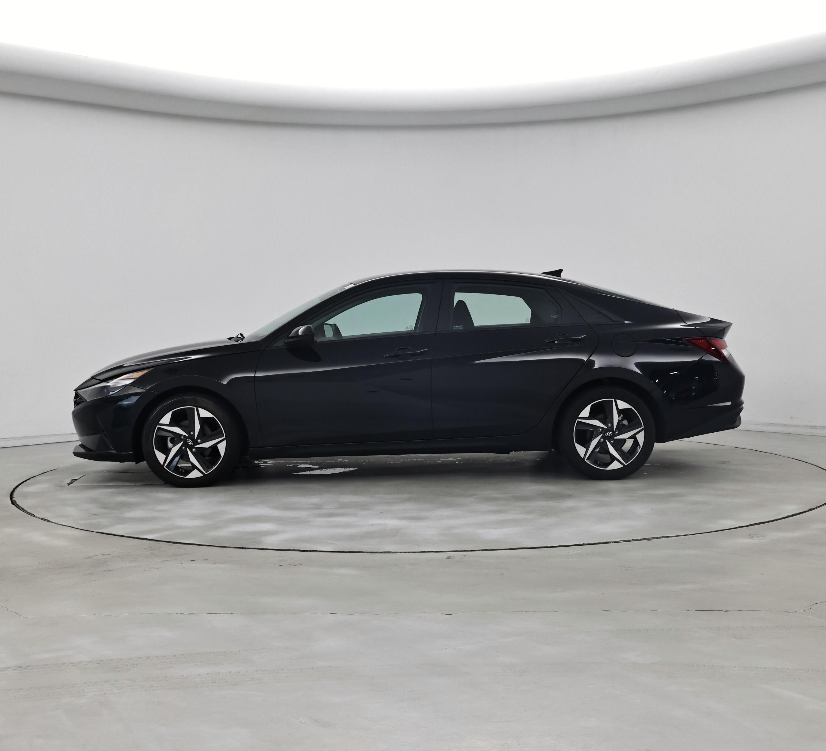 Thumbnail: 2023 Hyundai Elantra - 3