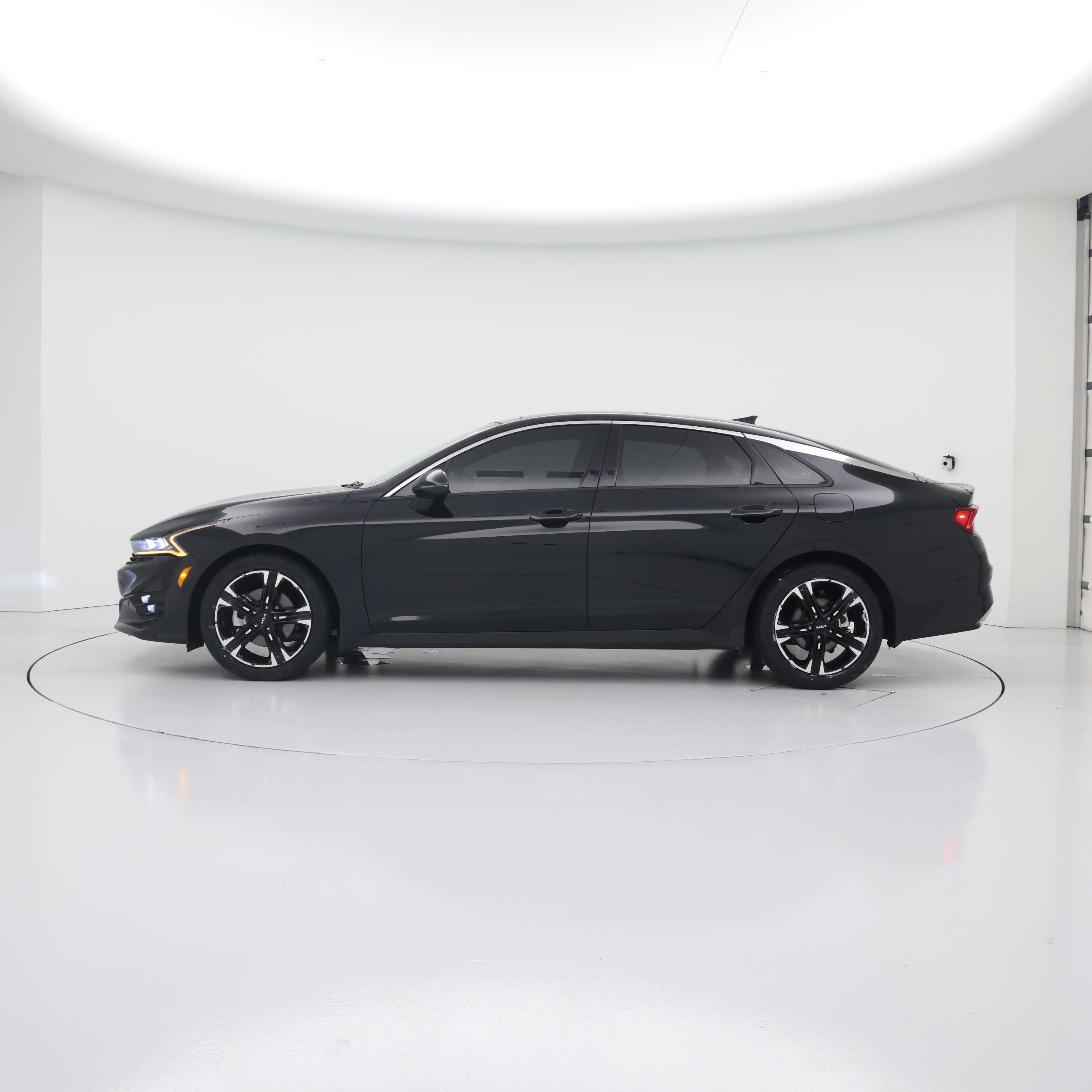 Thumbnail: 2022 Kia K5 - 3