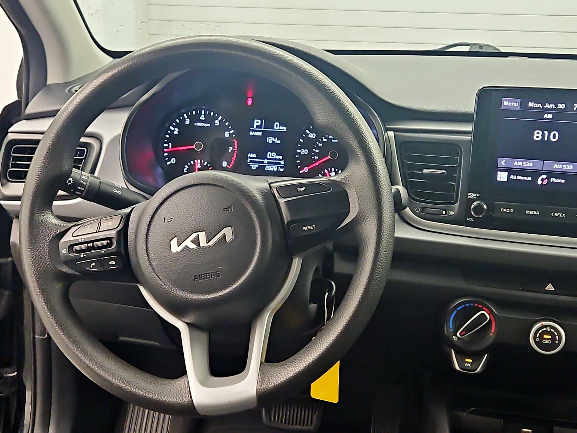 Thumbnail: 2022 Kia Rio - 10