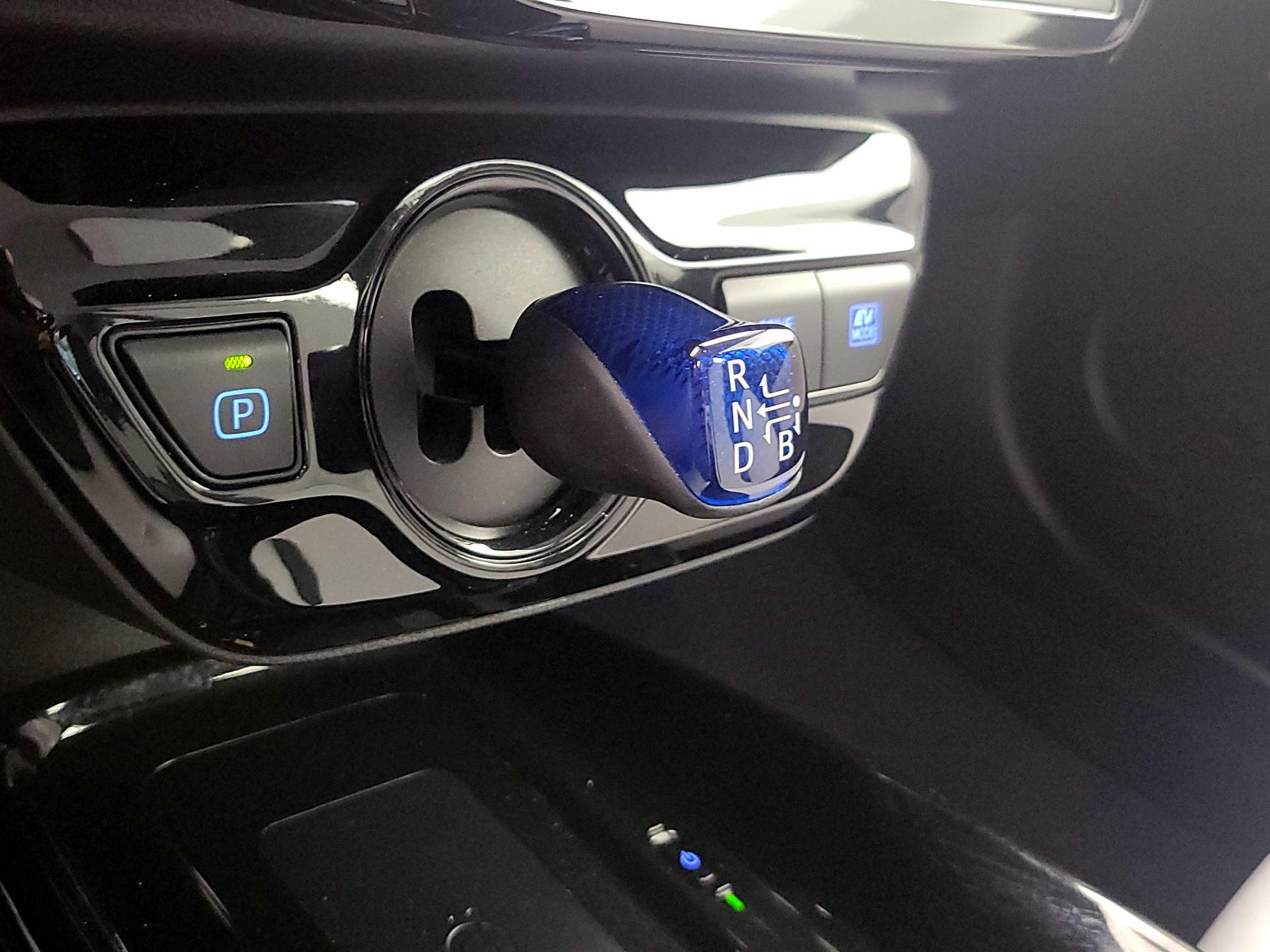 Thumbnail: 2019 Toyota Prius - 18