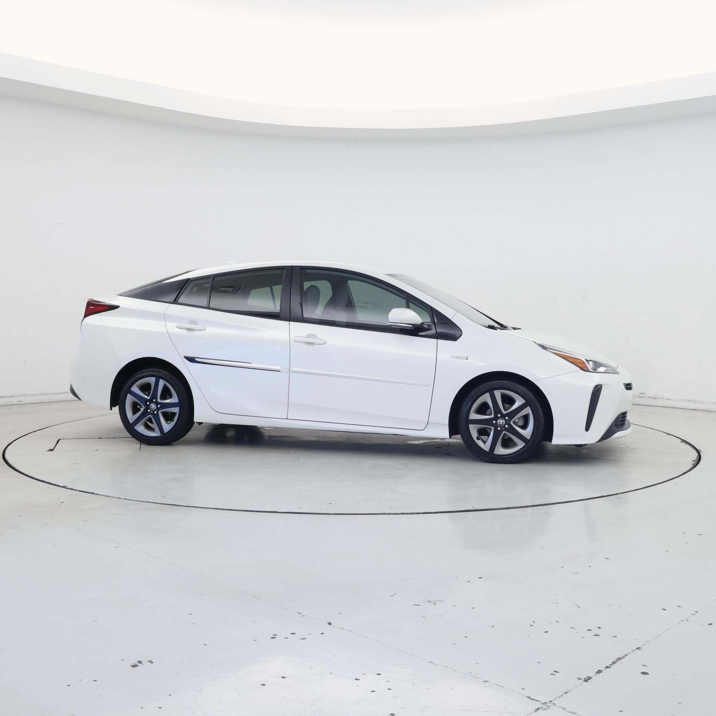 Thumbnail: 2019 Toyota Prius - 7