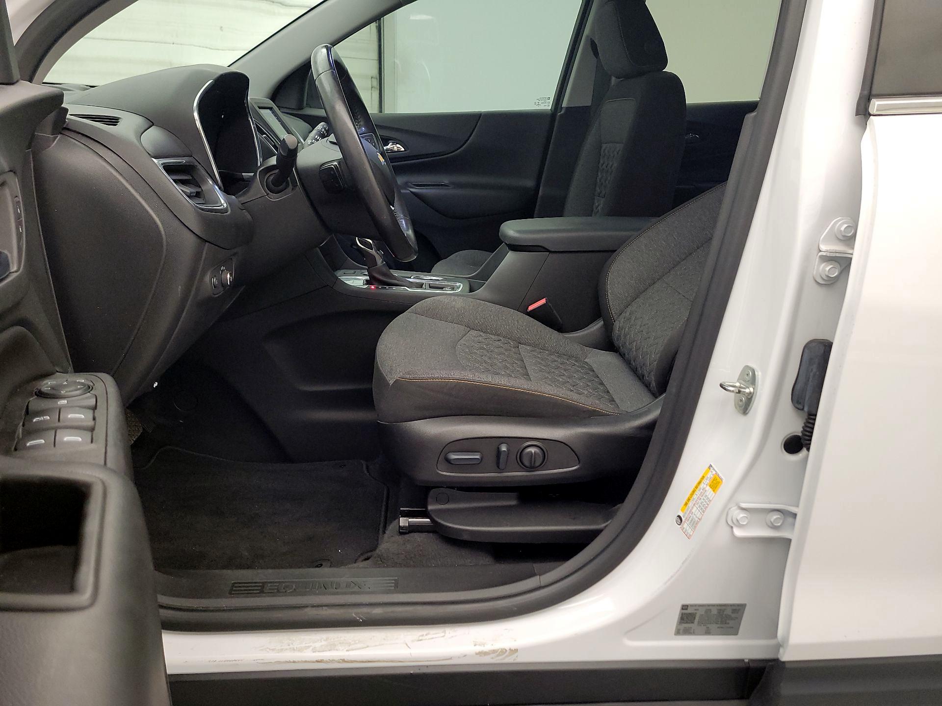 Thumbnail: 2022 Chevrolet Equinox - 11