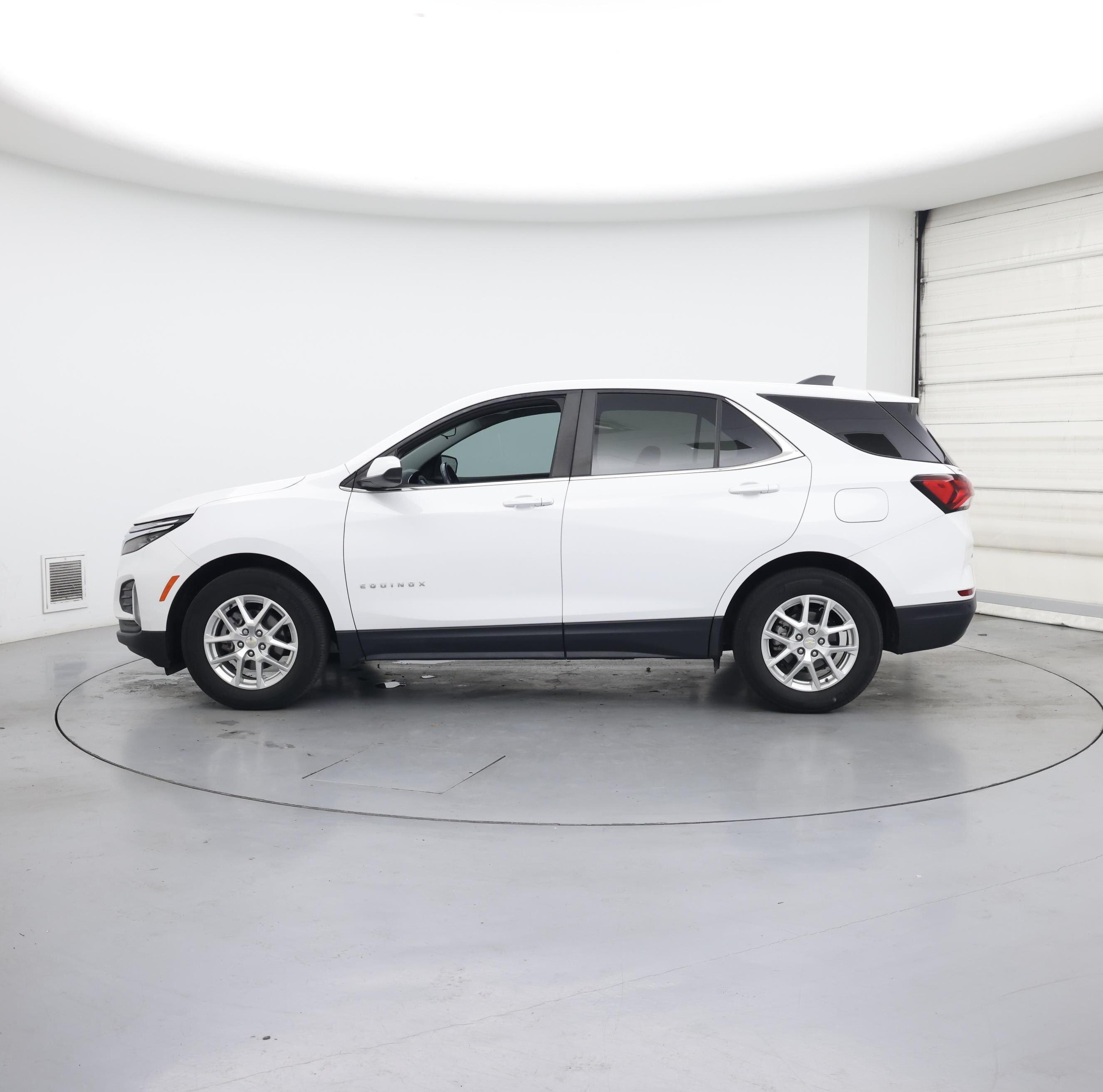 Thumbnail: 2022 Chevrolet Equinox - 3