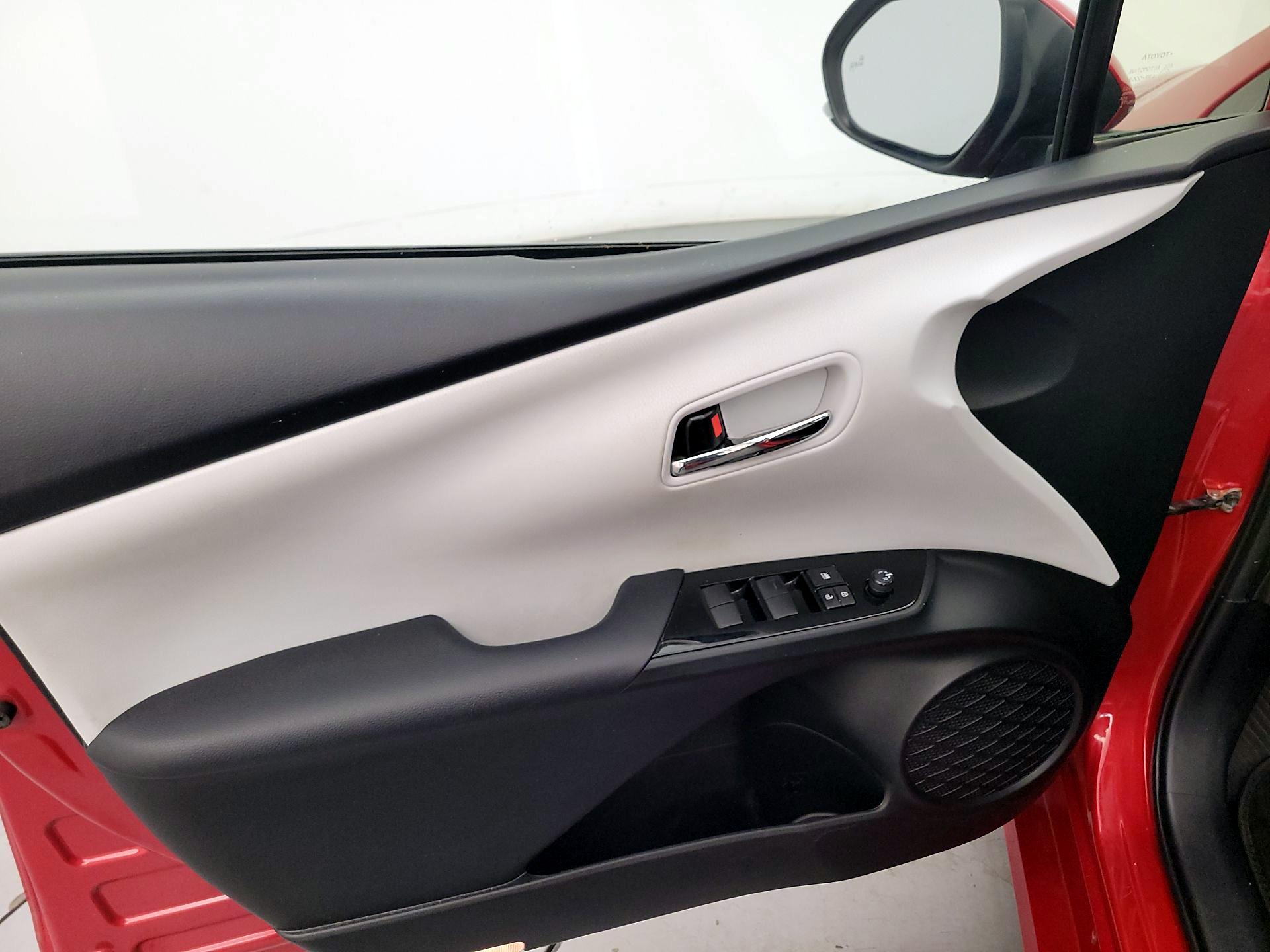 Thumbnail: 2021 Toyota Prius Prime - 12