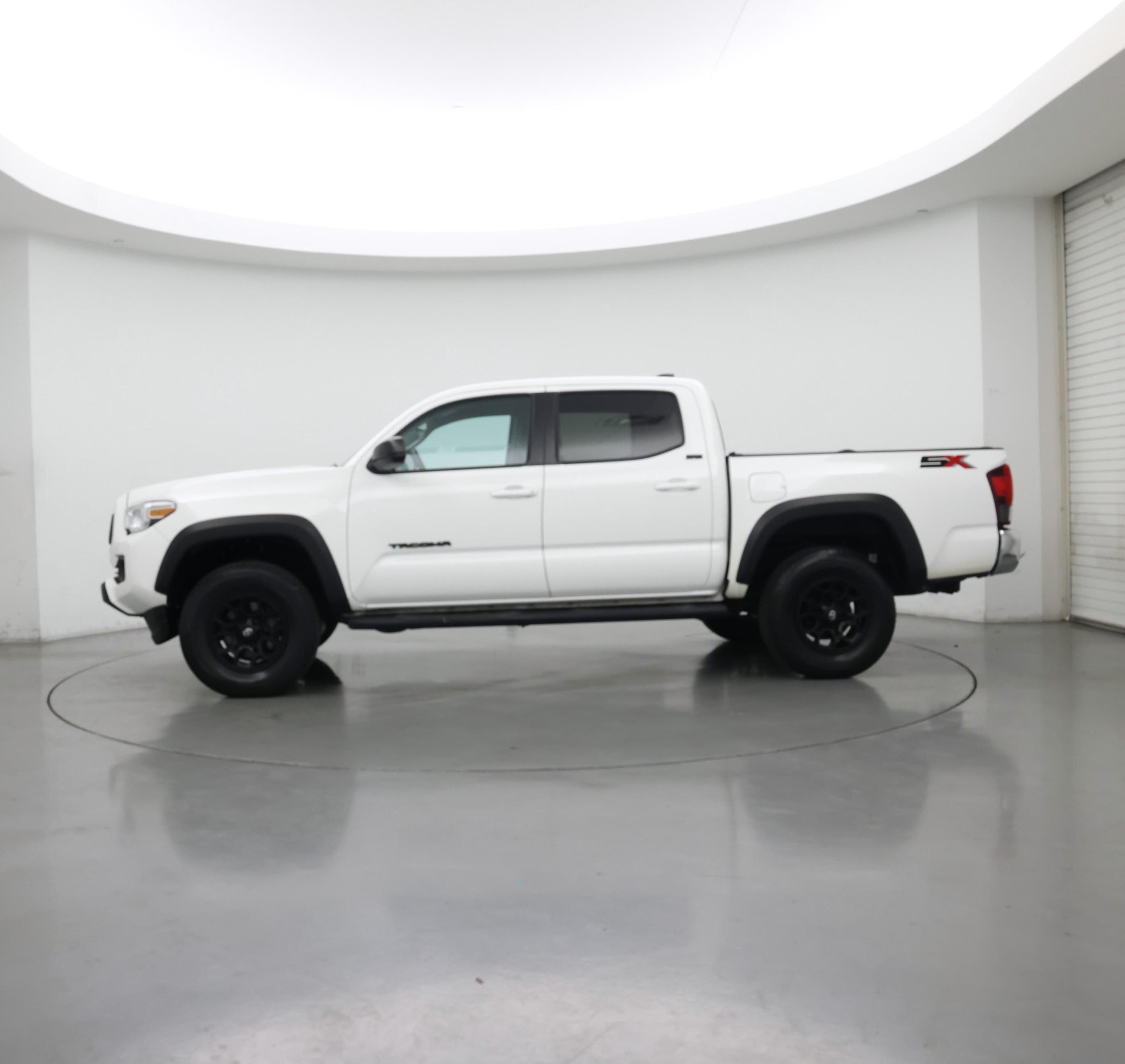 Thumbnail: 2023 Toyota Tacoma - 3