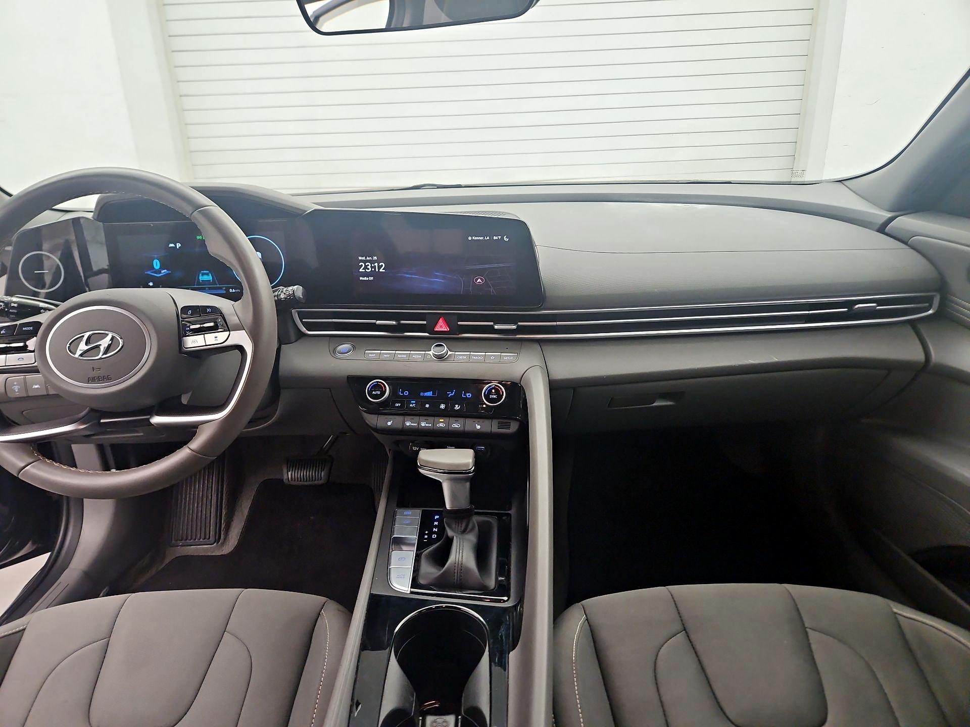 Thumbnail: 2023 Hyundai Elantra - 9