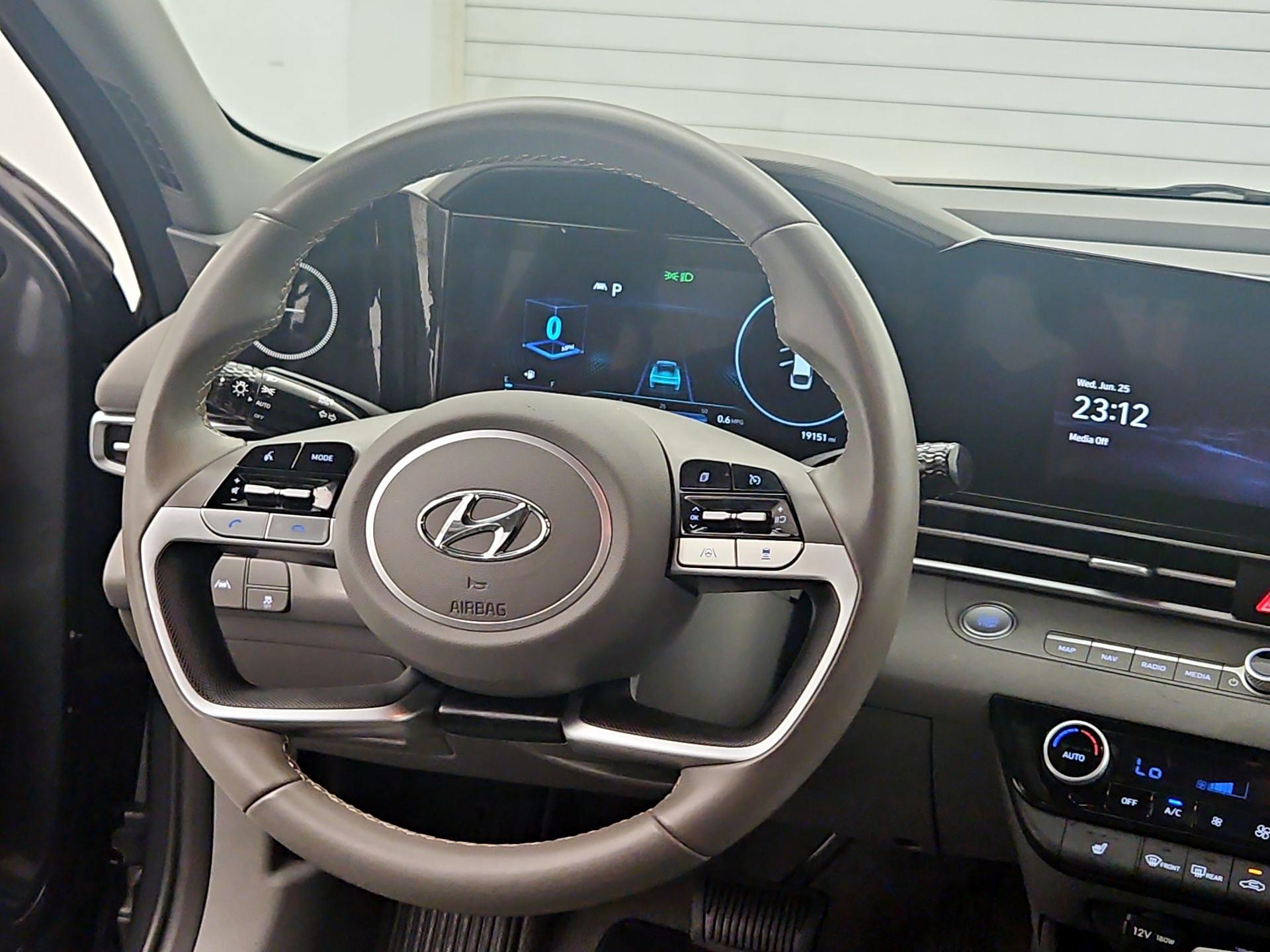 Thumbnail: 2023 Hyundai Elantra - 10