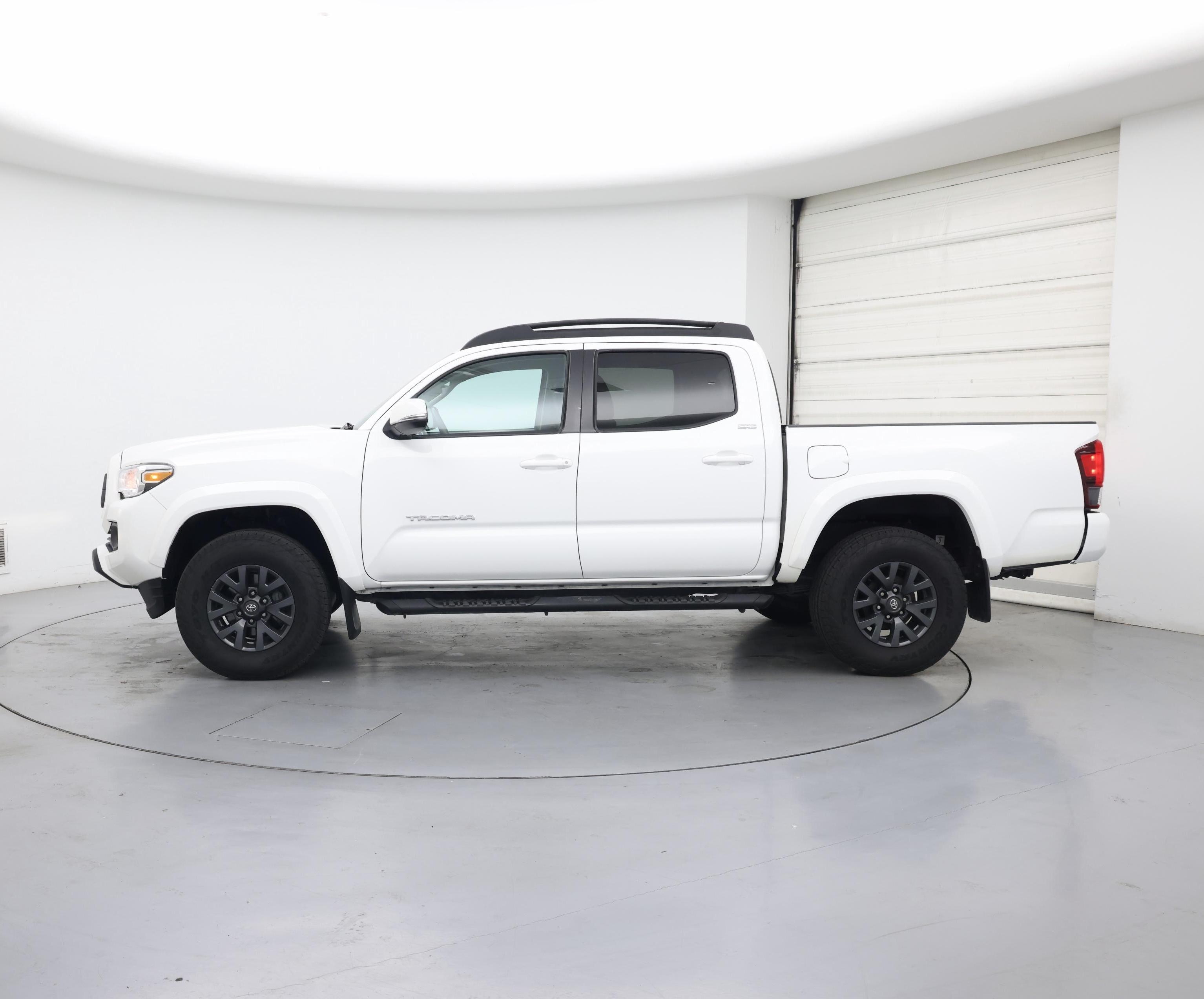 Thumbnail: 2022 Toyota Tacoma - 3