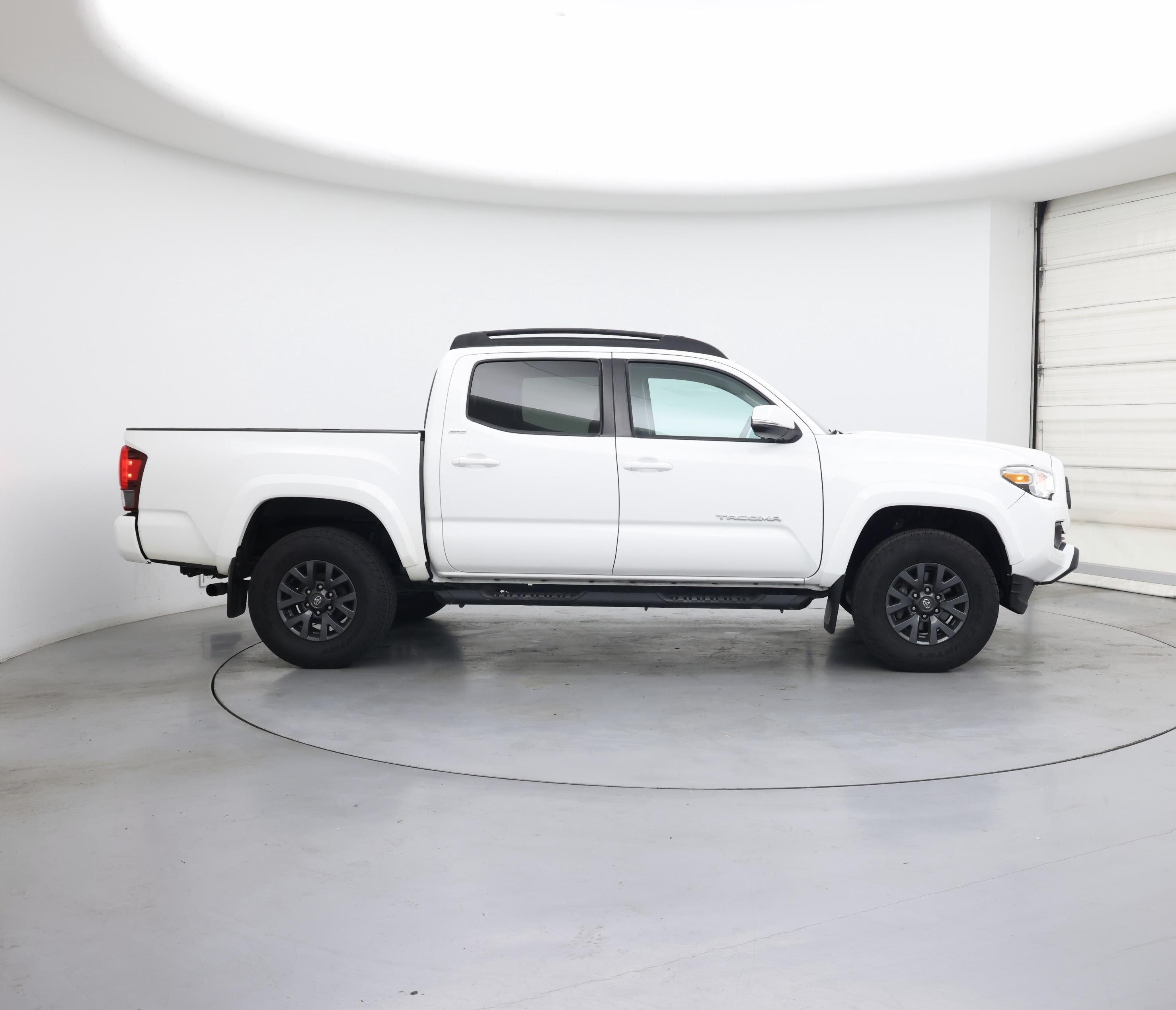 Thumbnail: 2022 Toyota Tacoma - 7