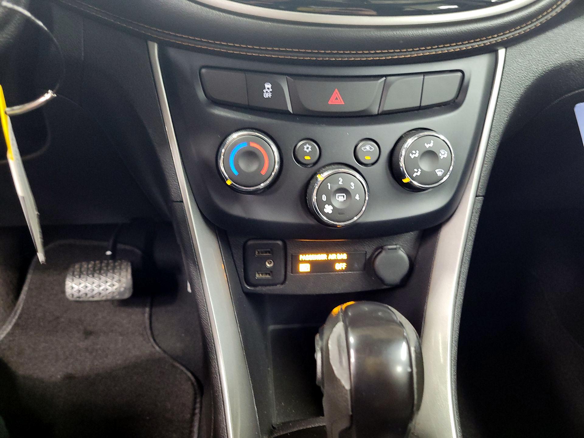 Thumbnail: 2020 Chevrolet Trax - 14