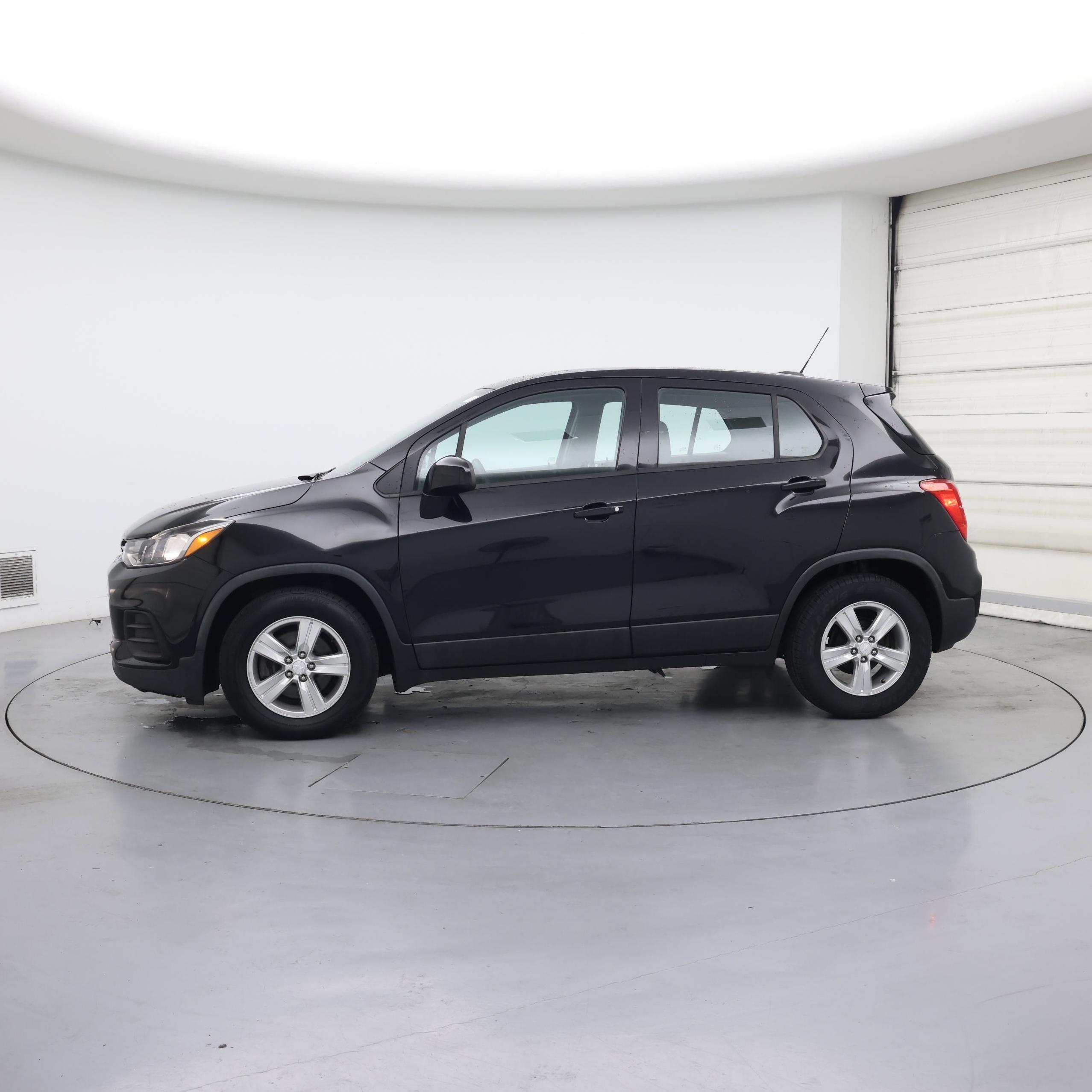 Thumbnail: 2020 Chevrolet Trax - 3