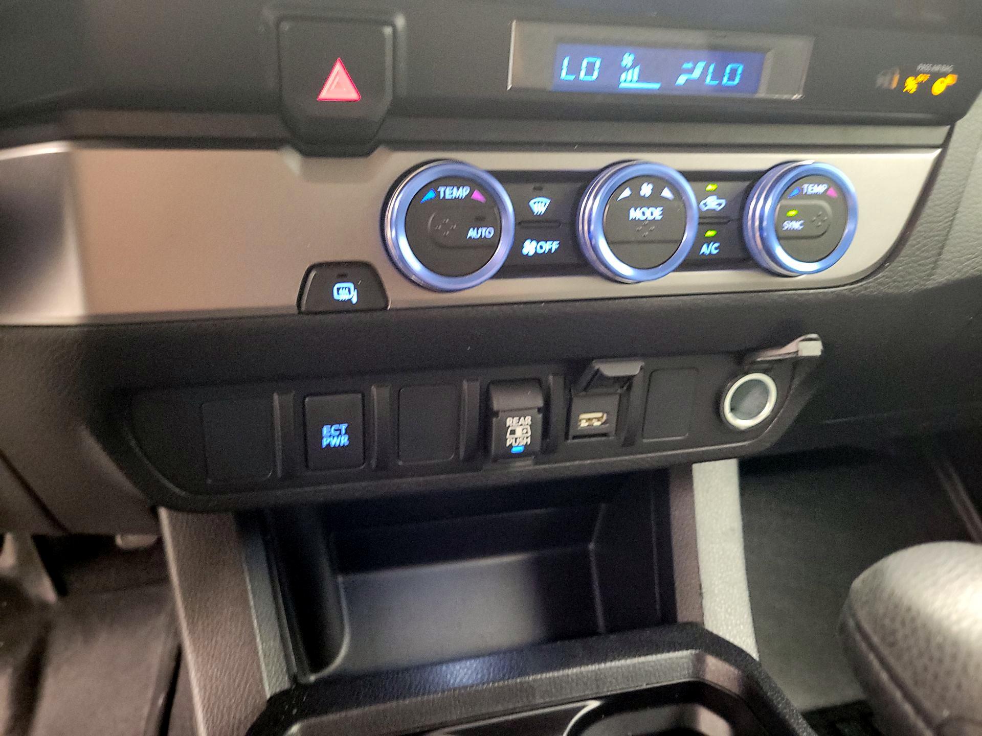 Thumbnail: 2021 Toyota Tacoma - 18