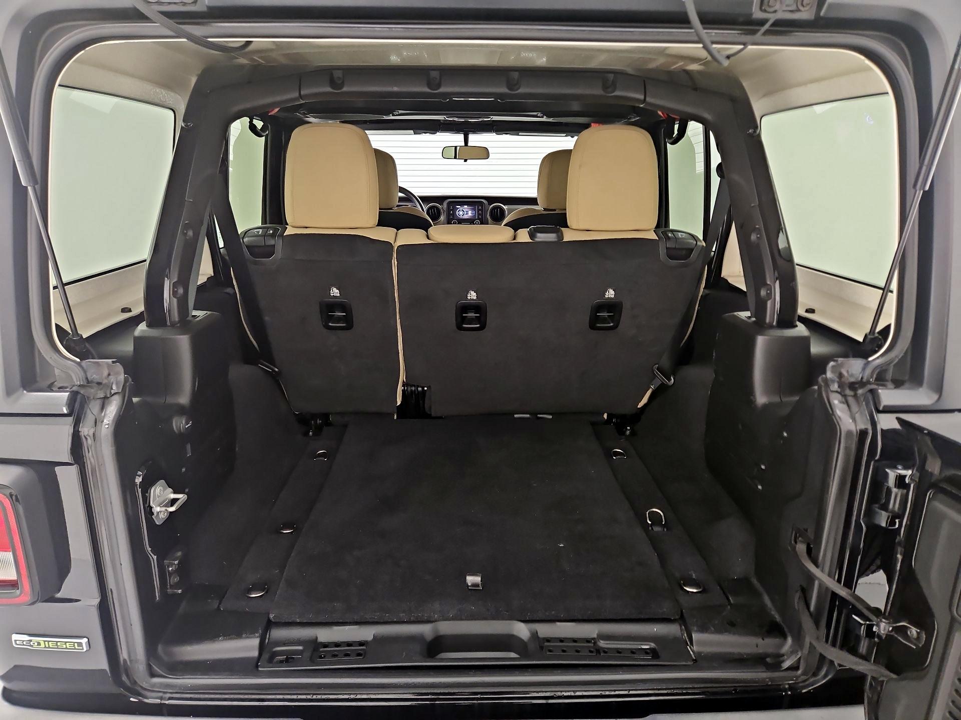 Thumbnail: 2021 Jeep Wrangler - 20