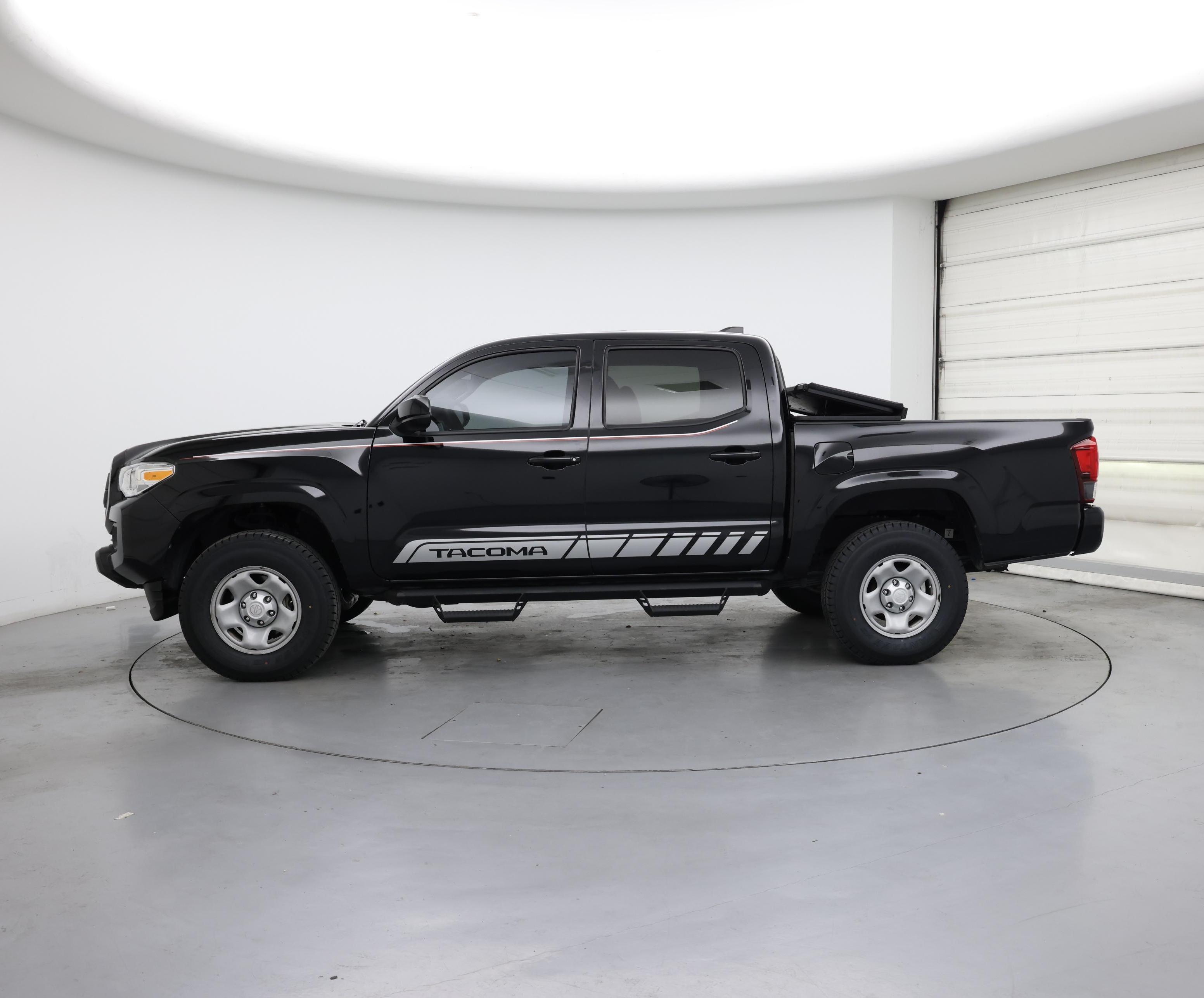 Thumbnail: 2022 Toyota Tacoma - 3