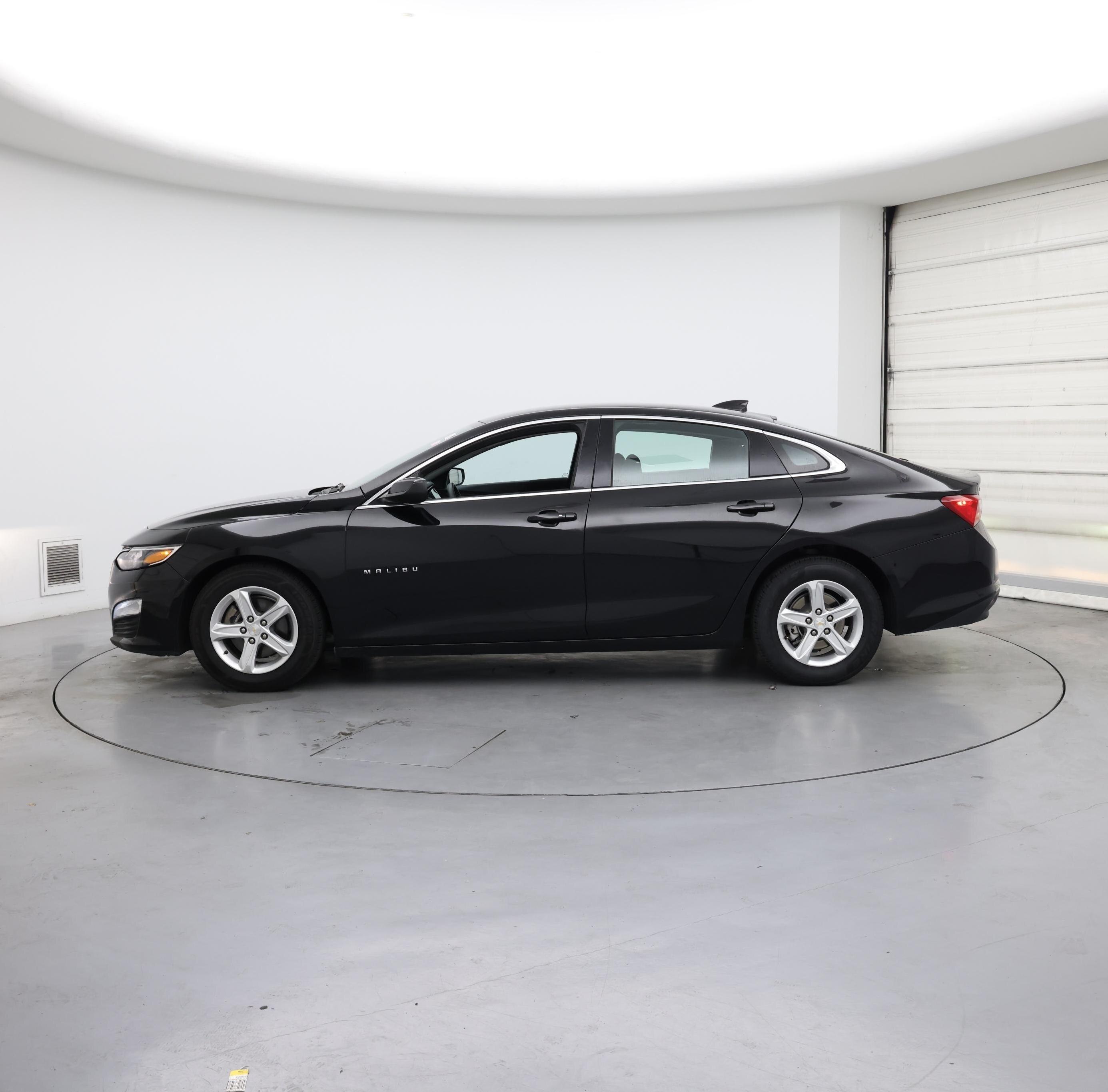 Thumbnail: 2023 Chevrolet Malibu - 3