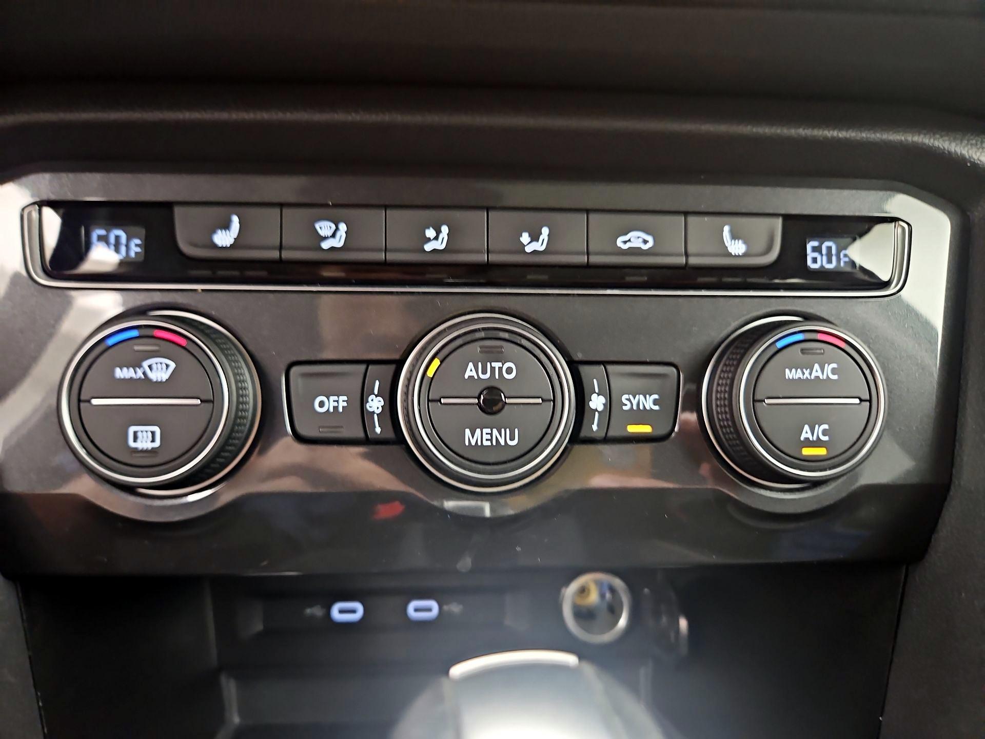 Thumbnail: 2021 Volkswagen Tiguan - 16