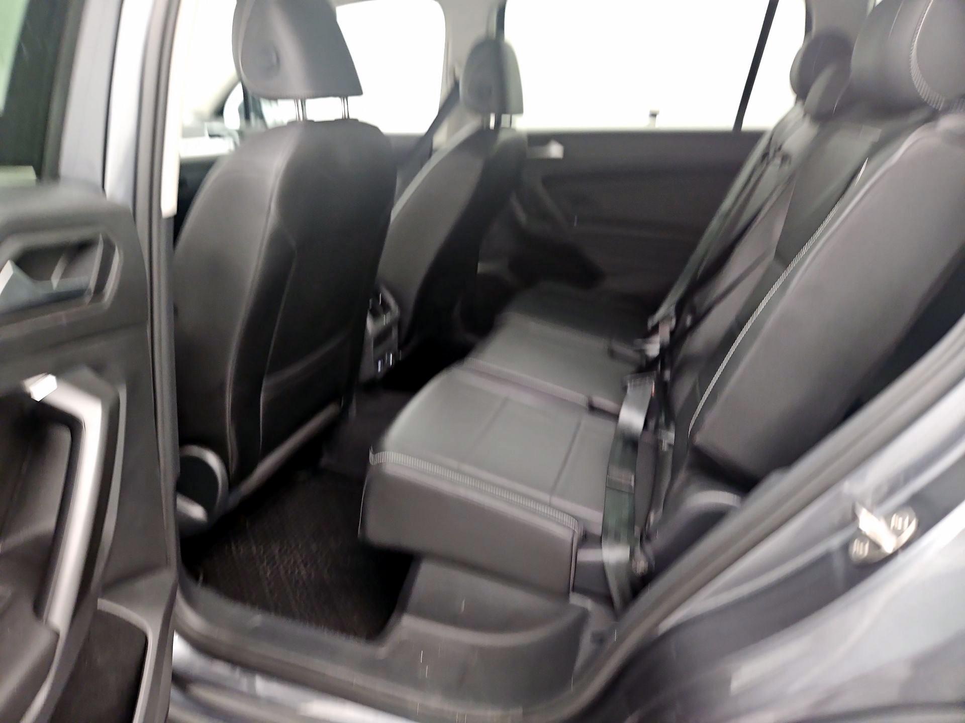 Thumbnail: 2021 Volkswagen Tiguan - 19