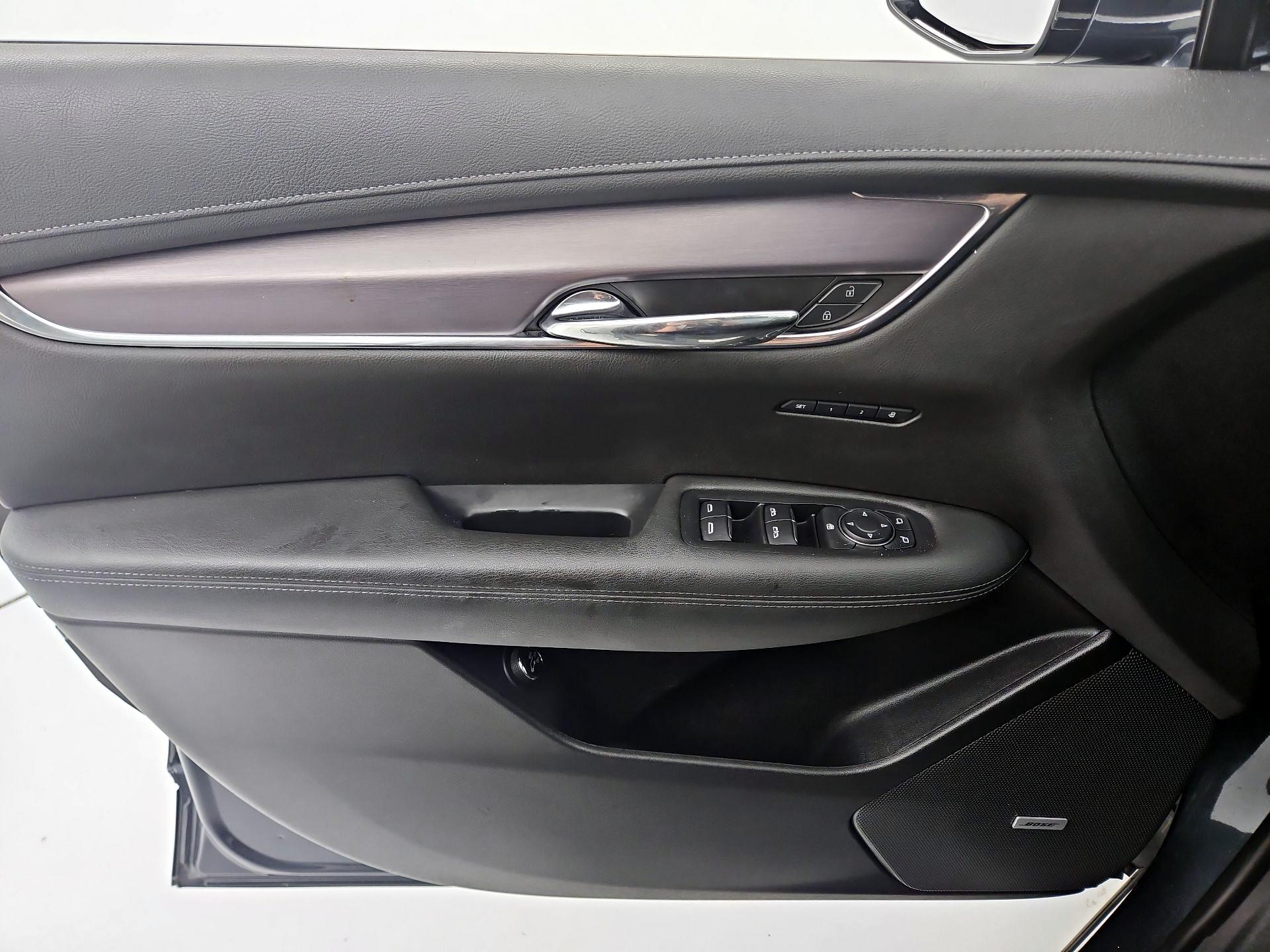 Thumbnail: 2021 Cadillac XT6 - 12