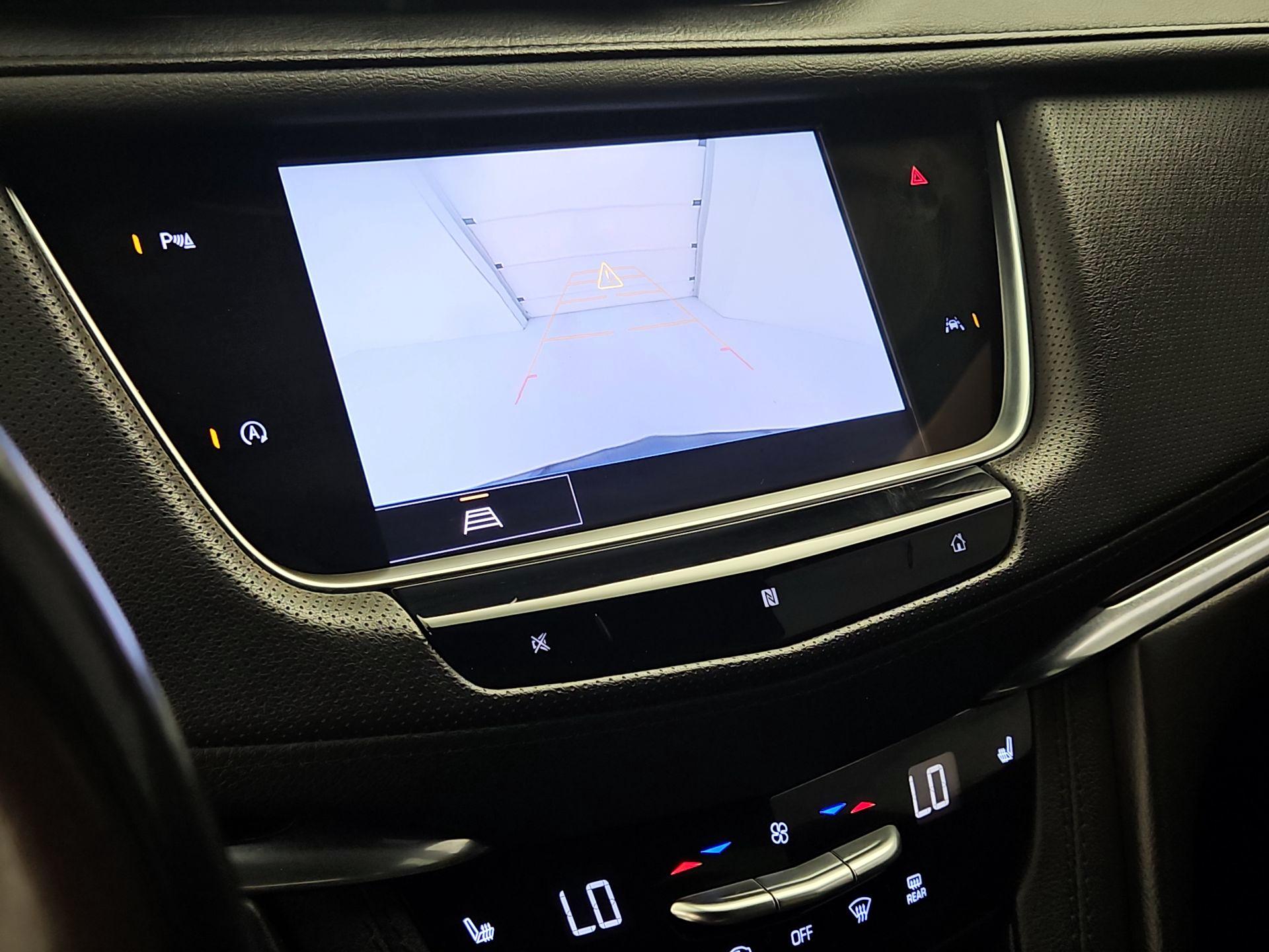Thumbnail: 2021 Cadillac XT6 - 14