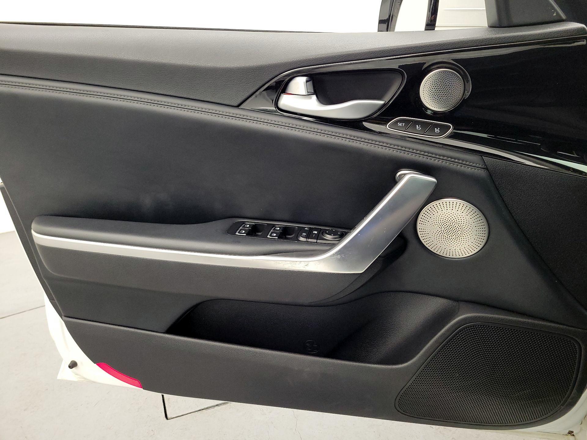 Thumbnail: 2019 Kia Stinger - 12