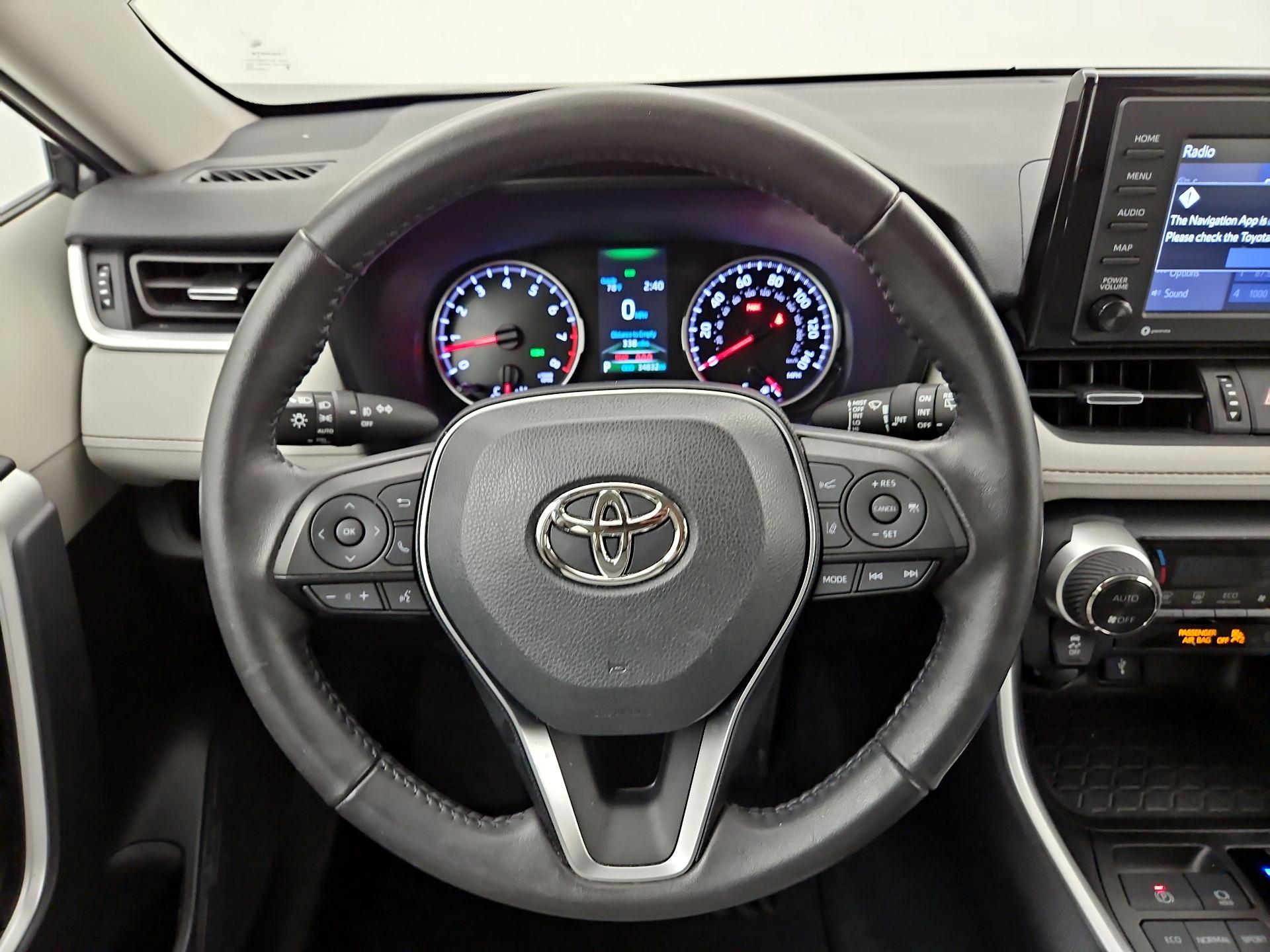 Thumbnail: 2022 Toyota RAV4 - 10