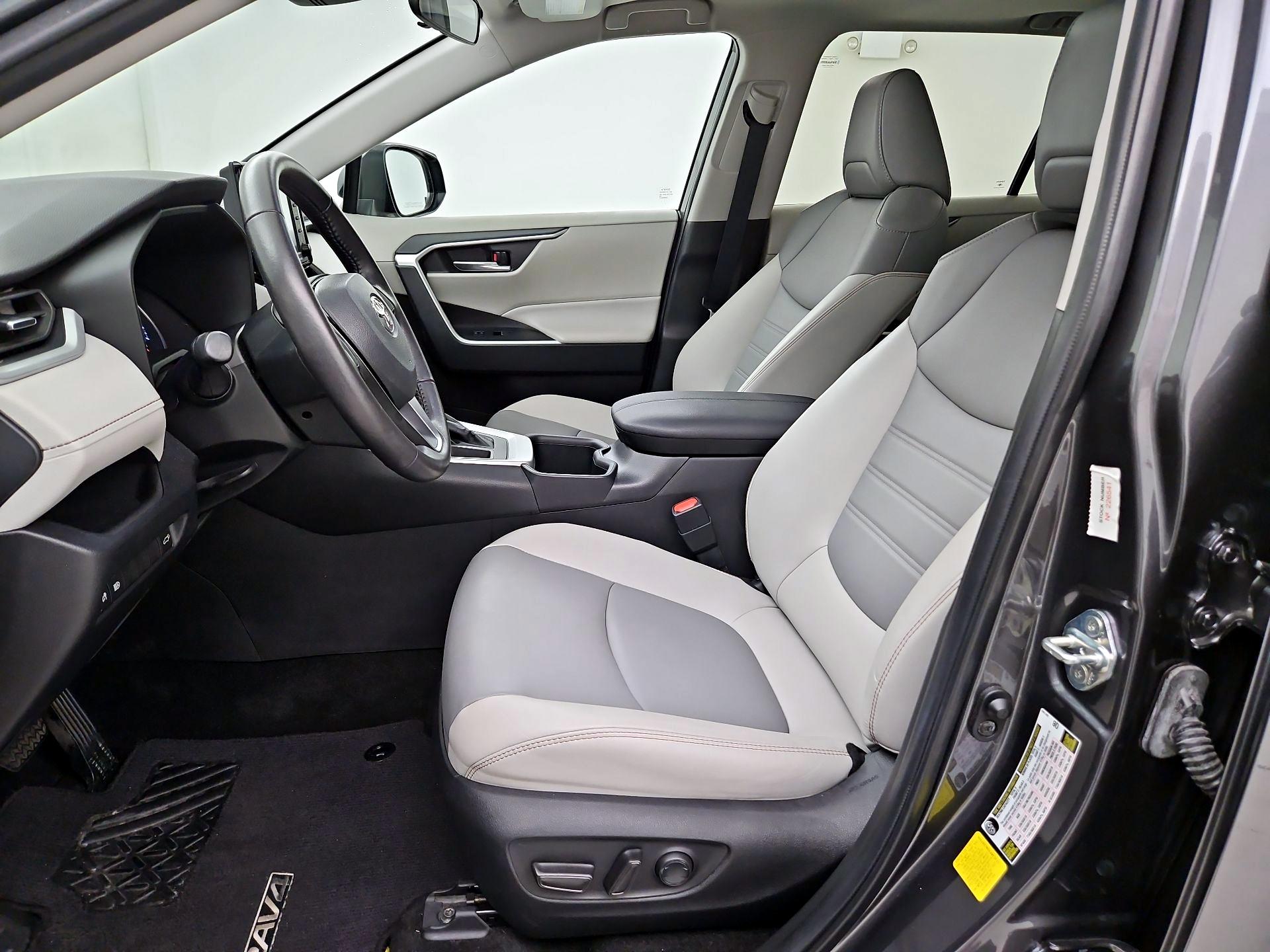 Thumbnail: 2022 Toyota RAV4 - 11