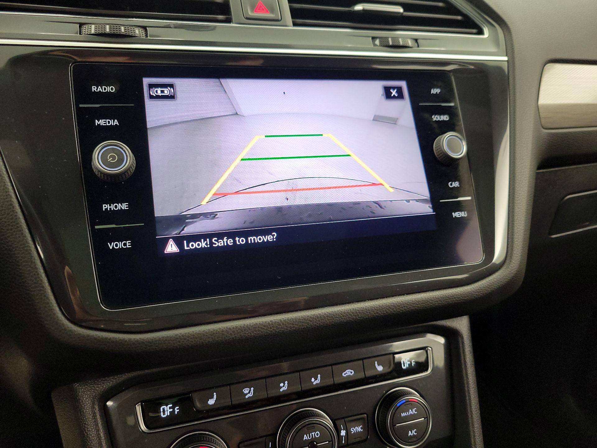 Thumbnail: 2021 Volkswagen Tiguan - 14