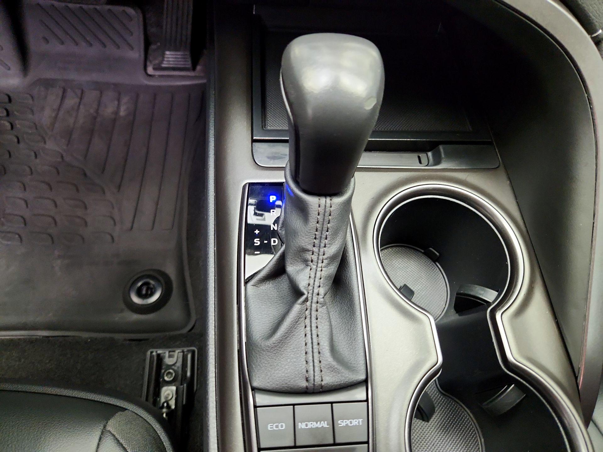 Thumbnail: 2024 Toyota Camry - 17