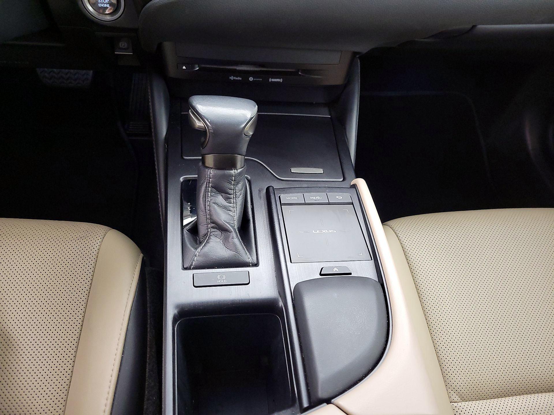 Thumbnail: 2020 Lexus ES - 17