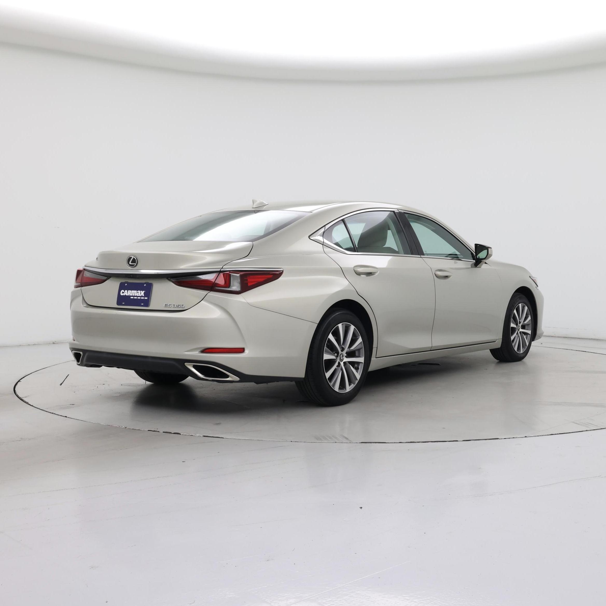 Thumbnail: 2020 Lexus ES - 8