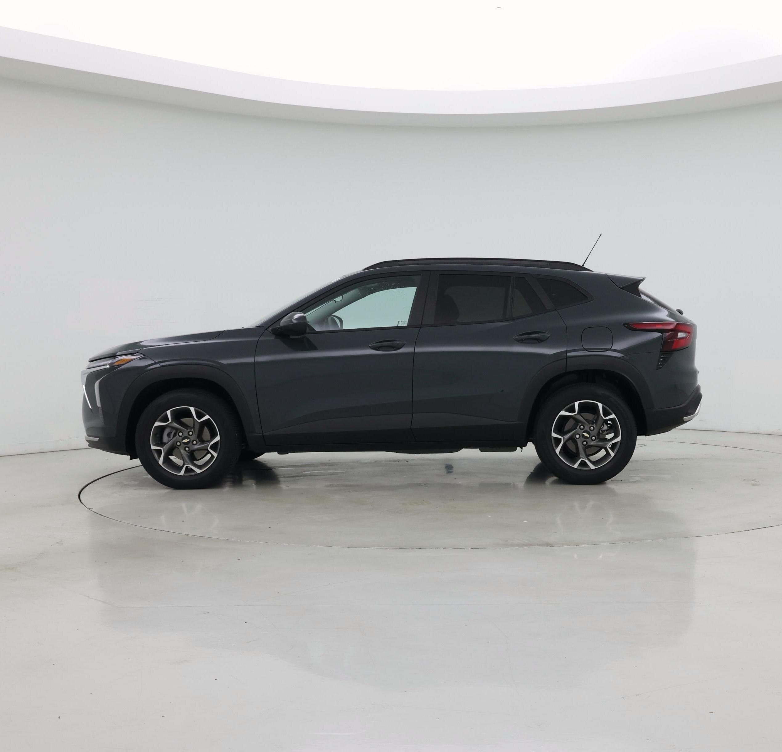 Thumbnail: 2025 Chevrolet Trax - 3