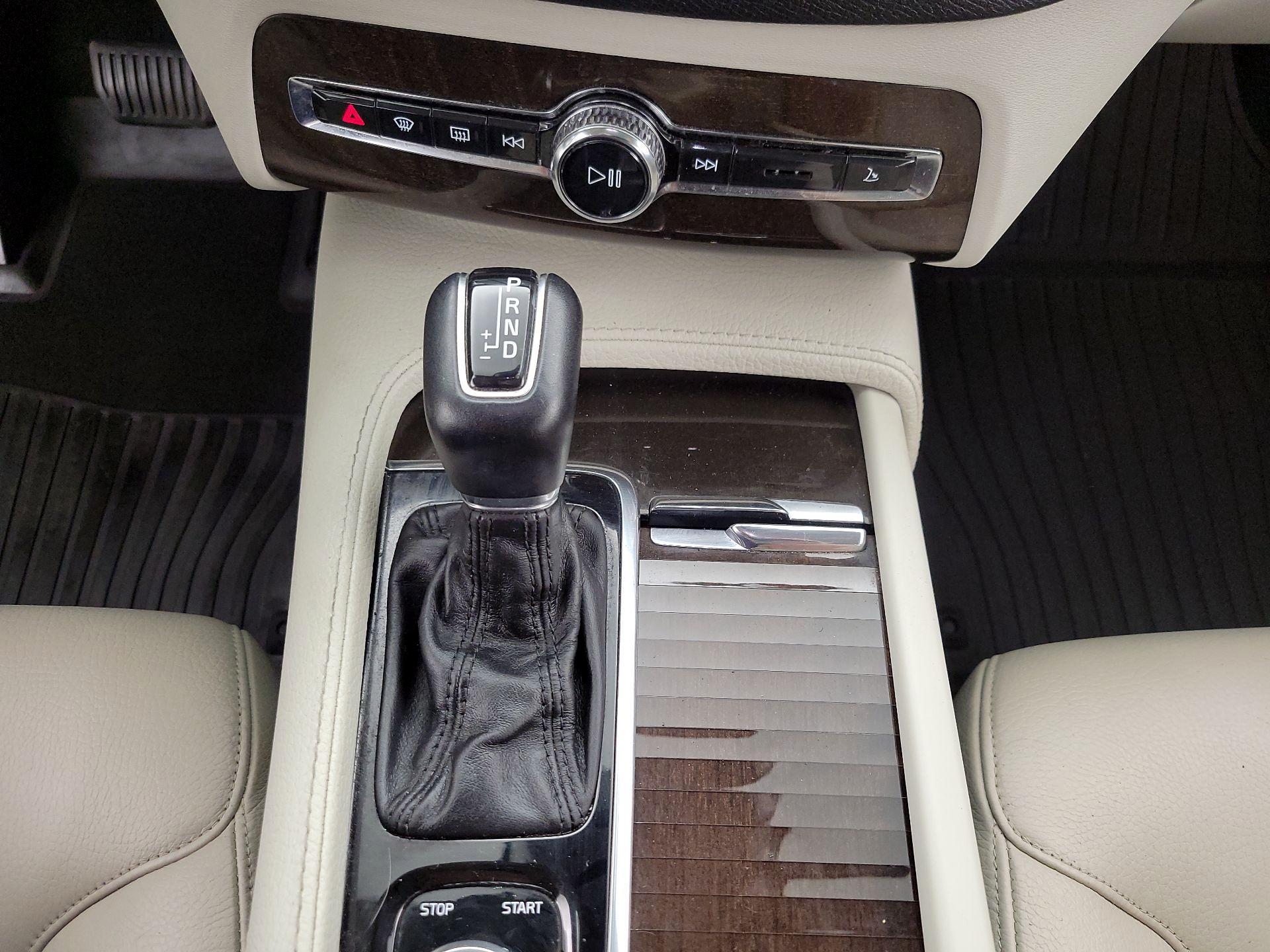 Thumbnail: 2017 Volvo XC90 - 18