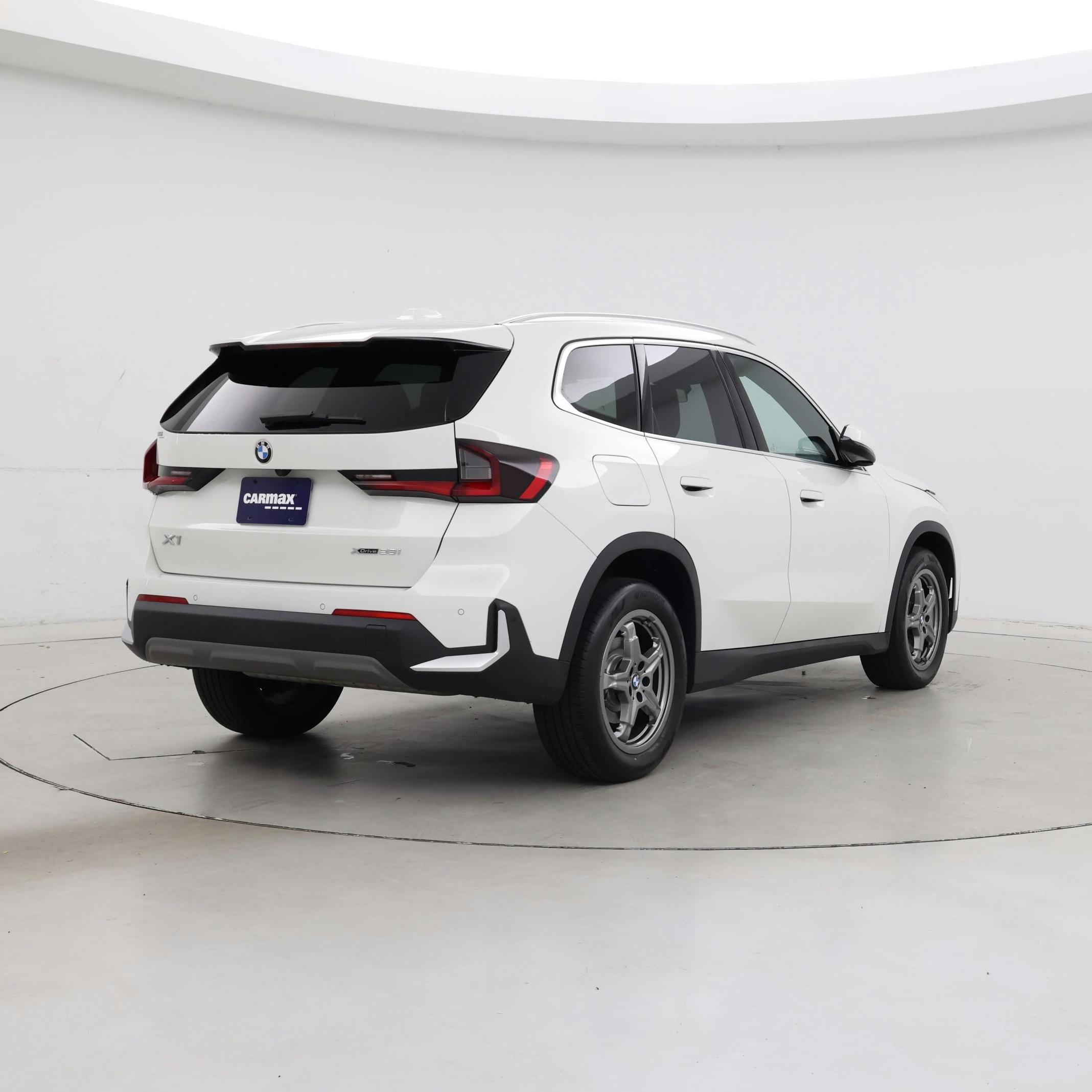 Thumbnail: 2023 BMW X1 - 8