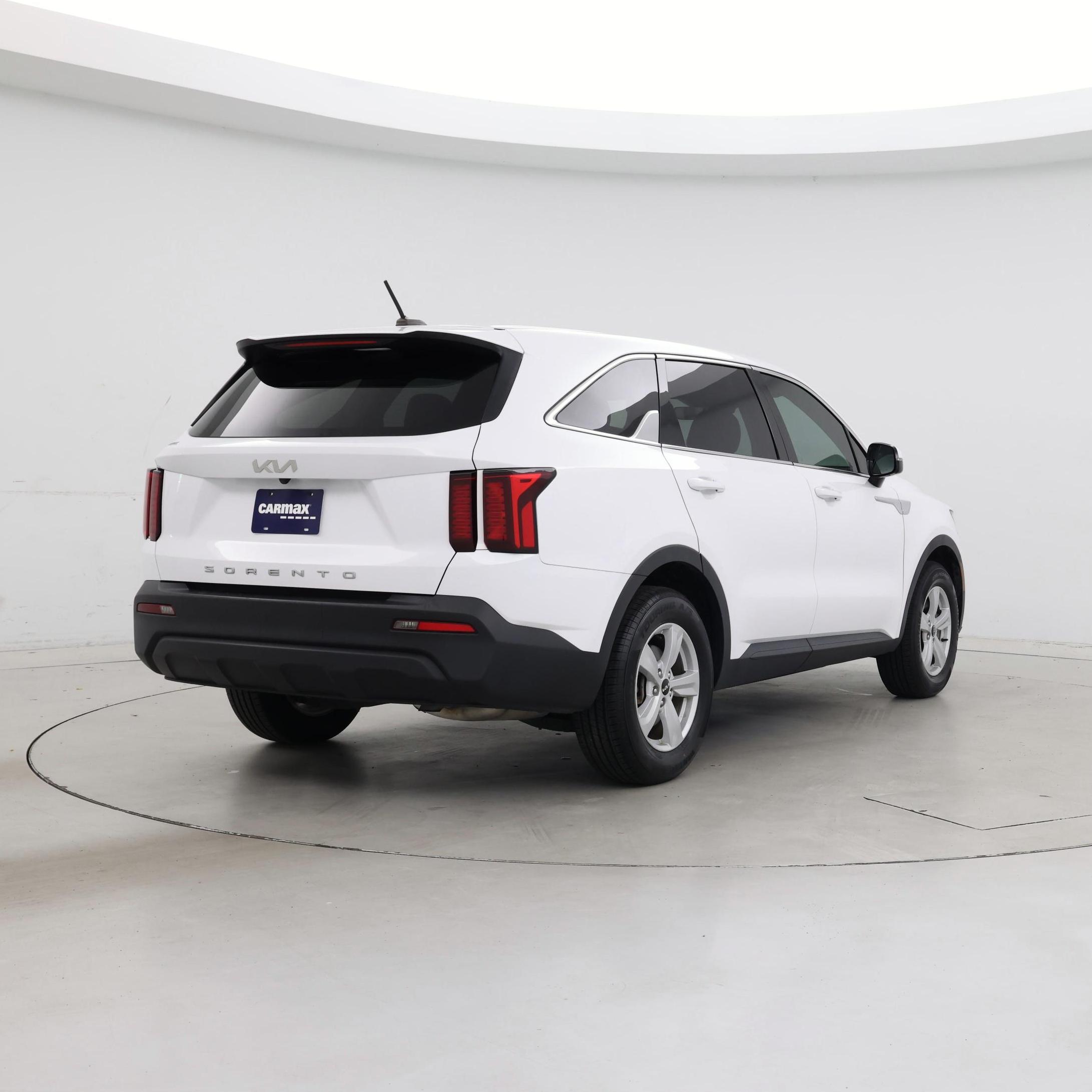 Thumbnail: 2022 Kia Sorento - 8