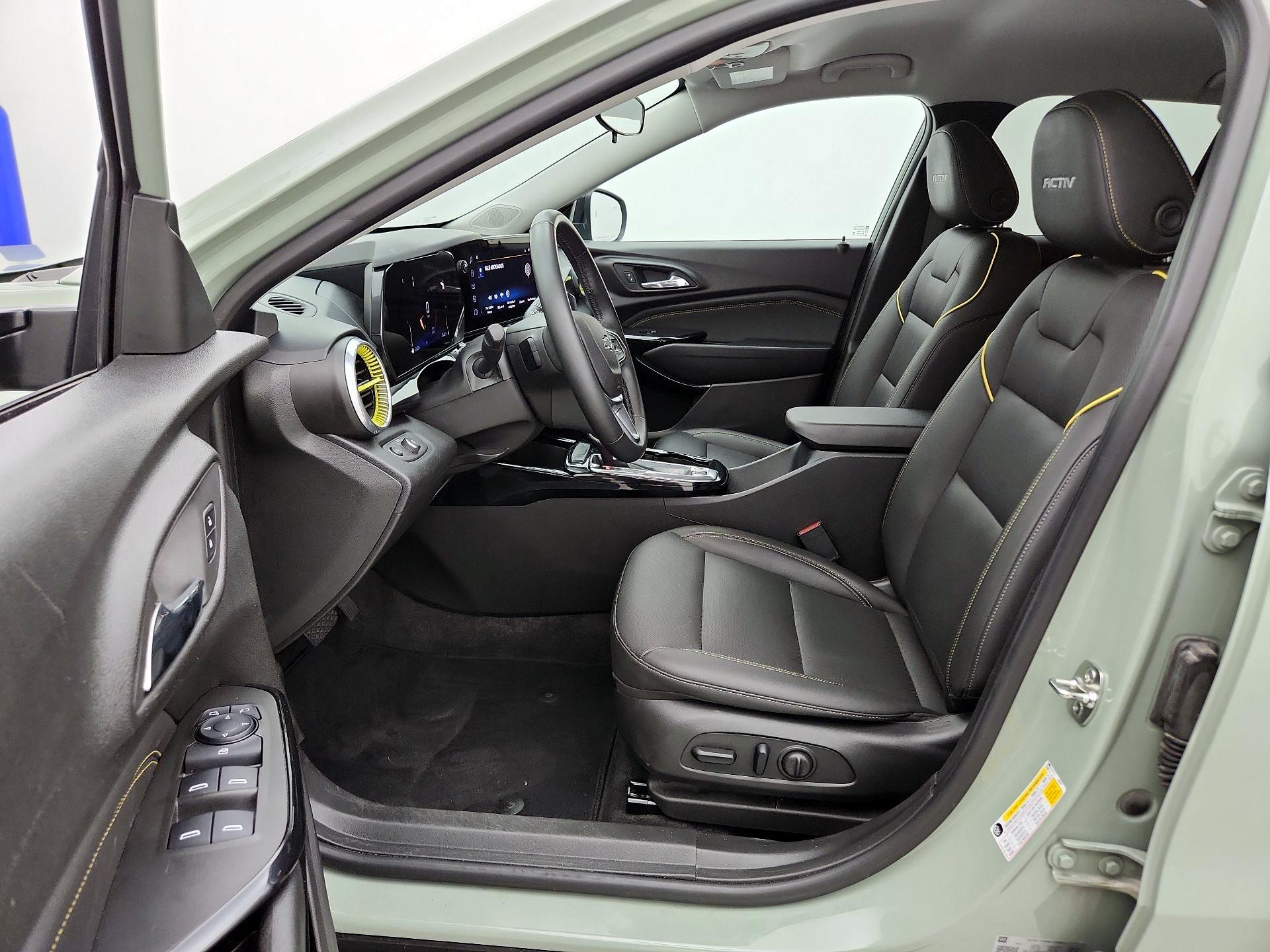 Thumbnail: 2025 Chevrolet Trax - 11