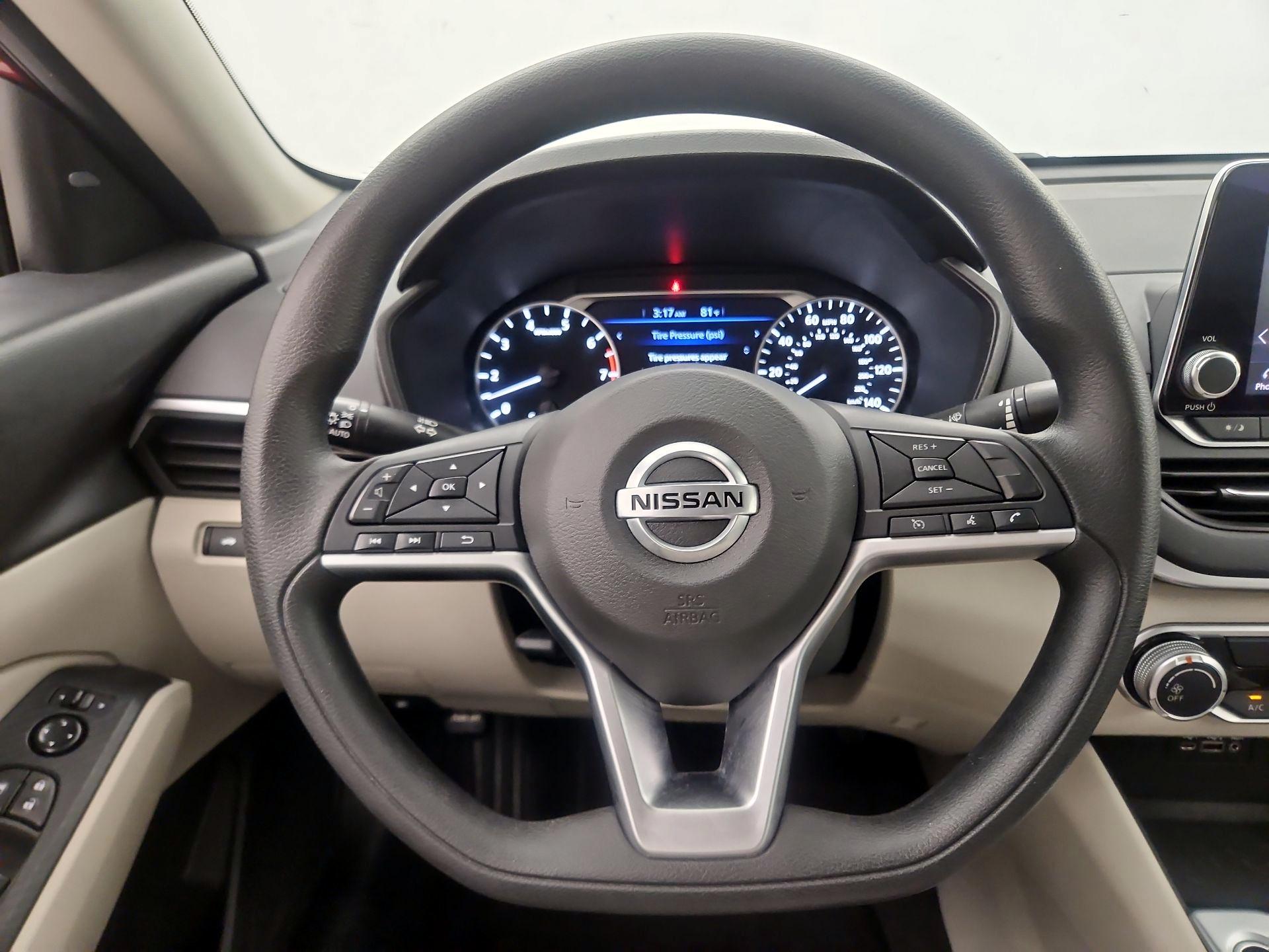 Thumbnail: 2022 Nissan Altima - 10