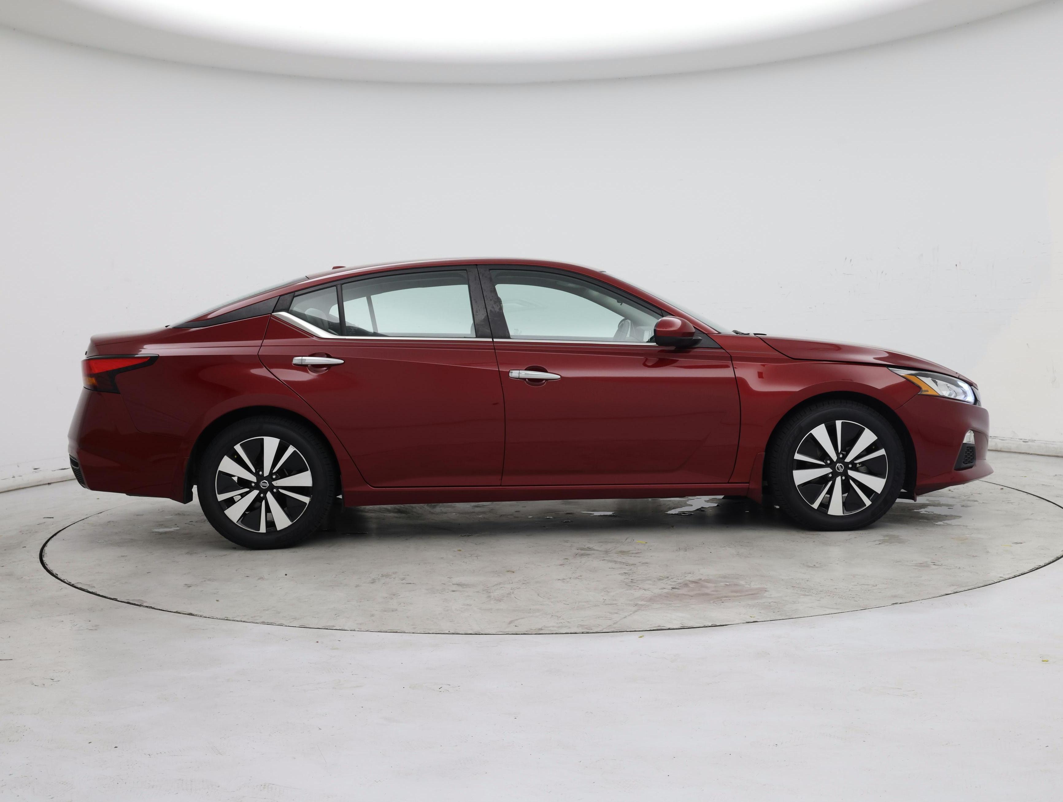 Thumbnail: 2022 Nissan Altima - 7