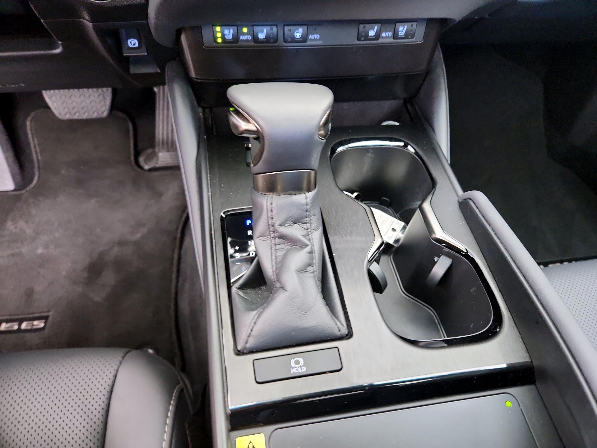 Thumbnail: 2023 Lexus ES - 16